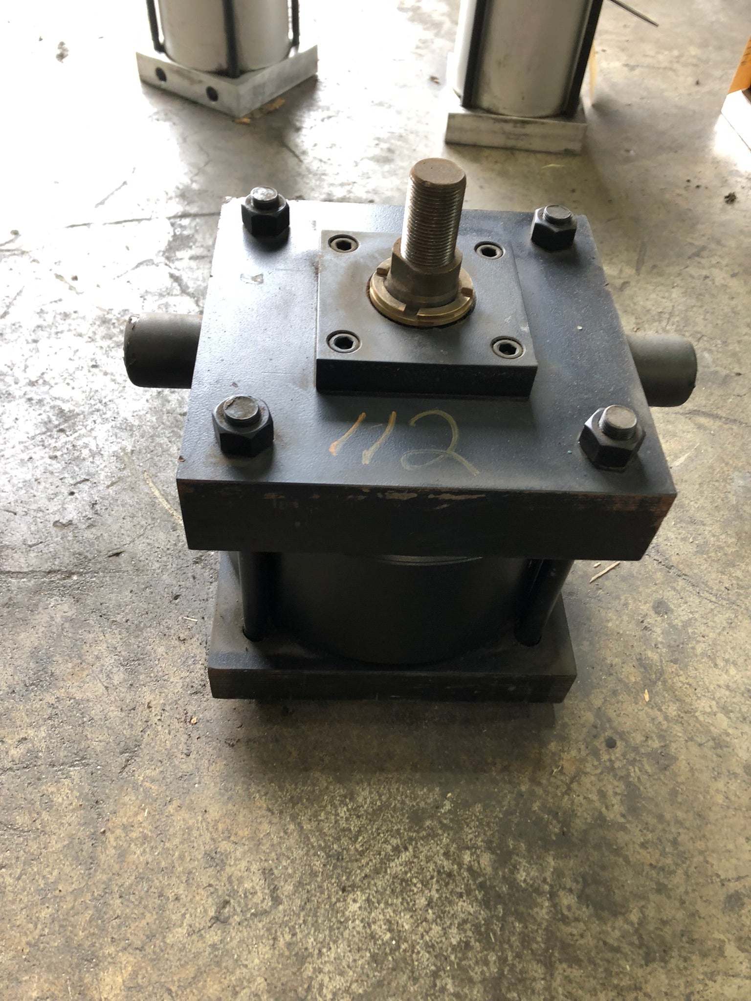 Parker 1H000087798 Hydraulic Cylinder 8.00D2ALU14A3.000 250 PSI