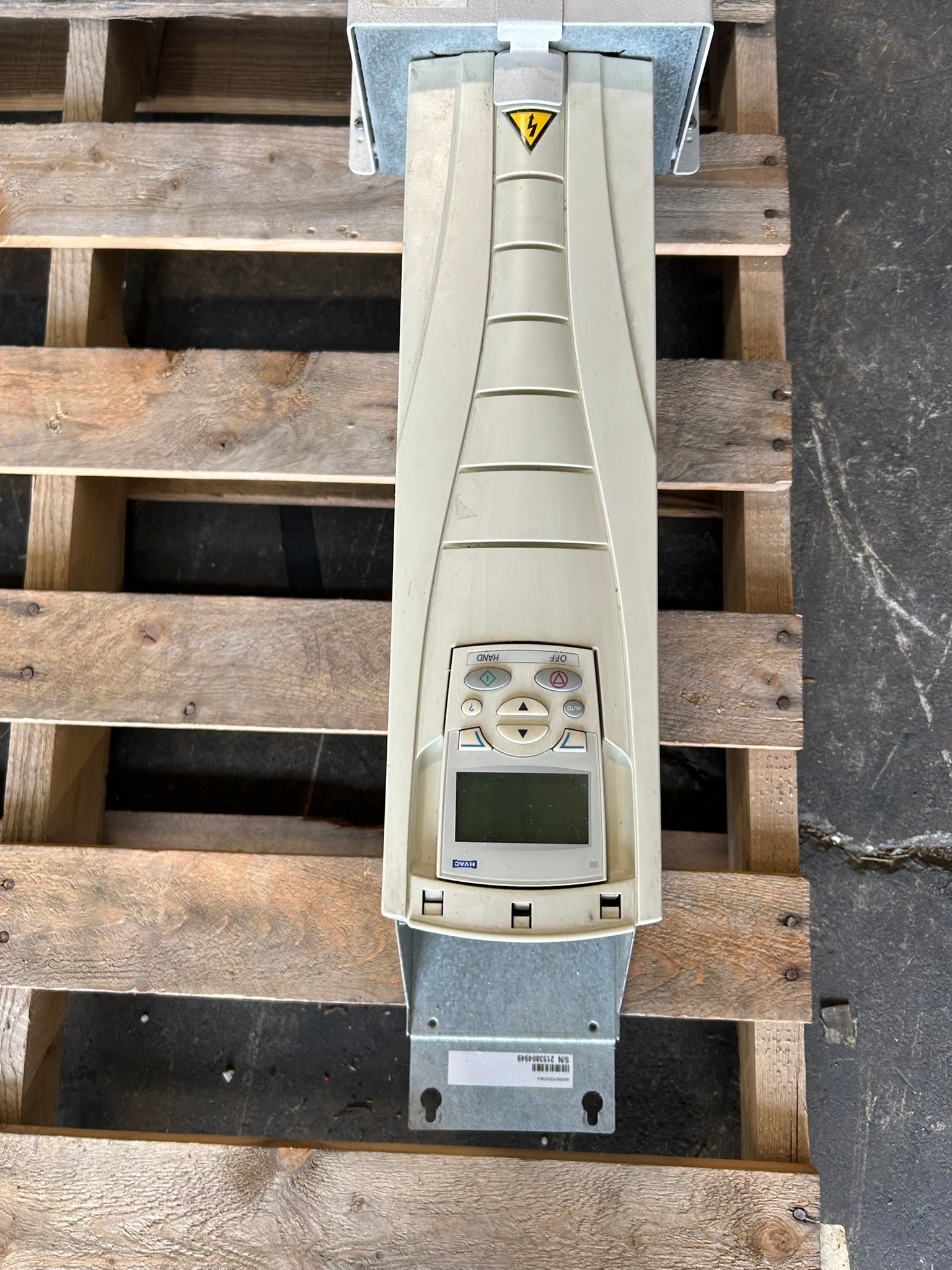 ABB ACH550-PCR-015A-4 VFD Drive 480V 3PH 10HP w/ Disconnect Switch Enclosure