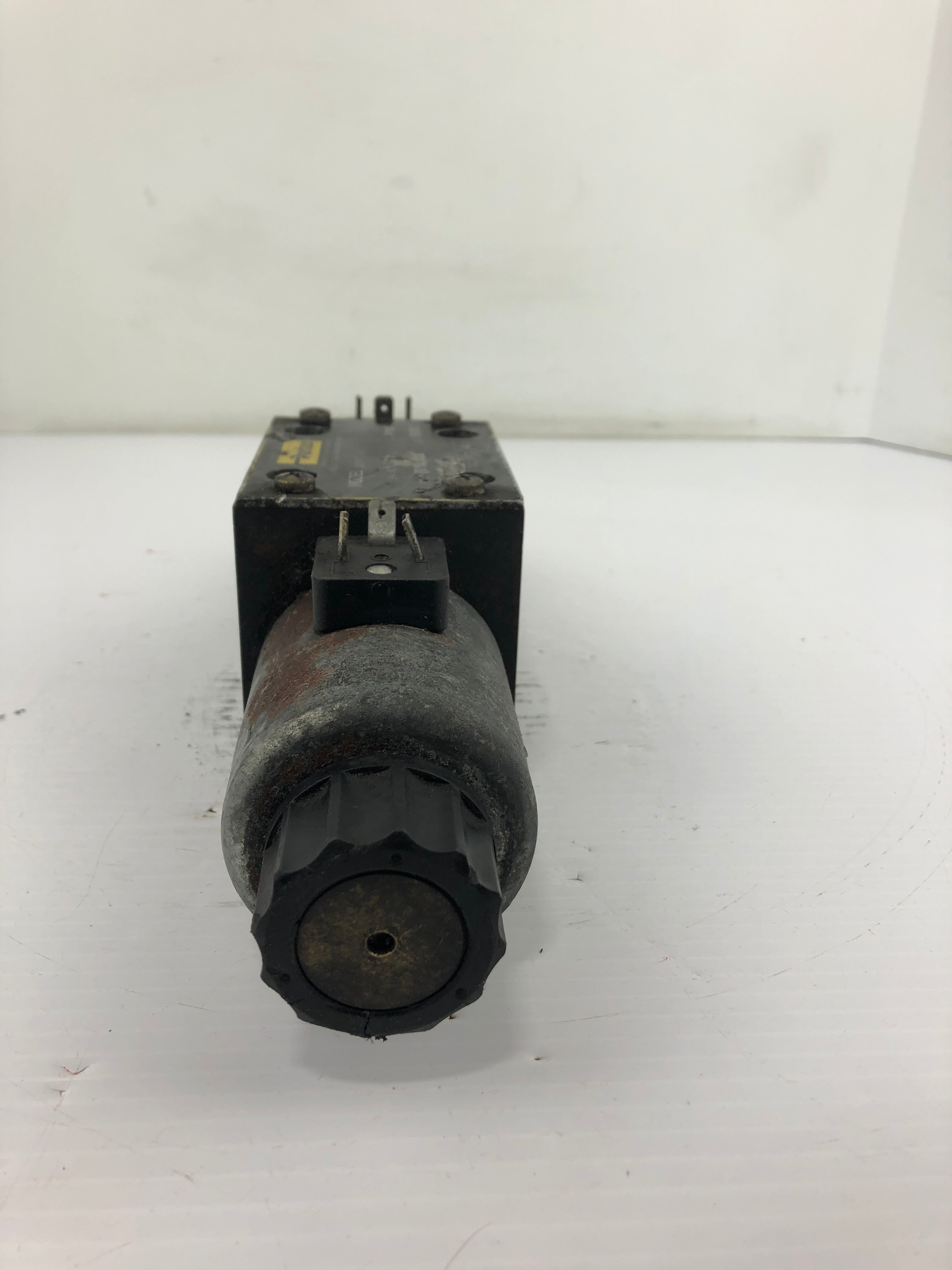 Parker D3W4CVJW Control Valve 1500/5000PSI 24VDC 1.5A