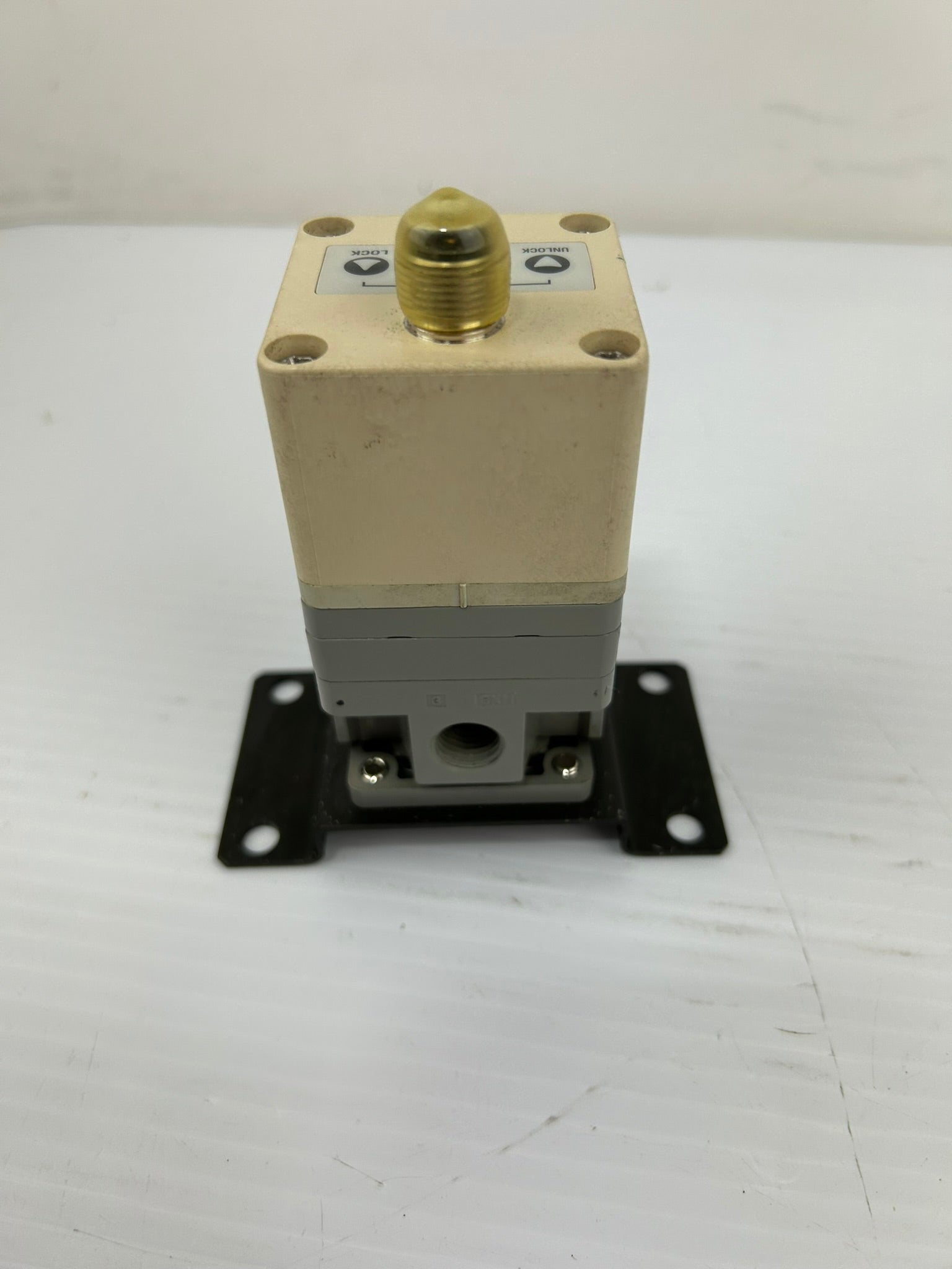 SMC ITV2011-212BS E/P Regulator Input 0-5VDC Output 0.005-0.1MPa