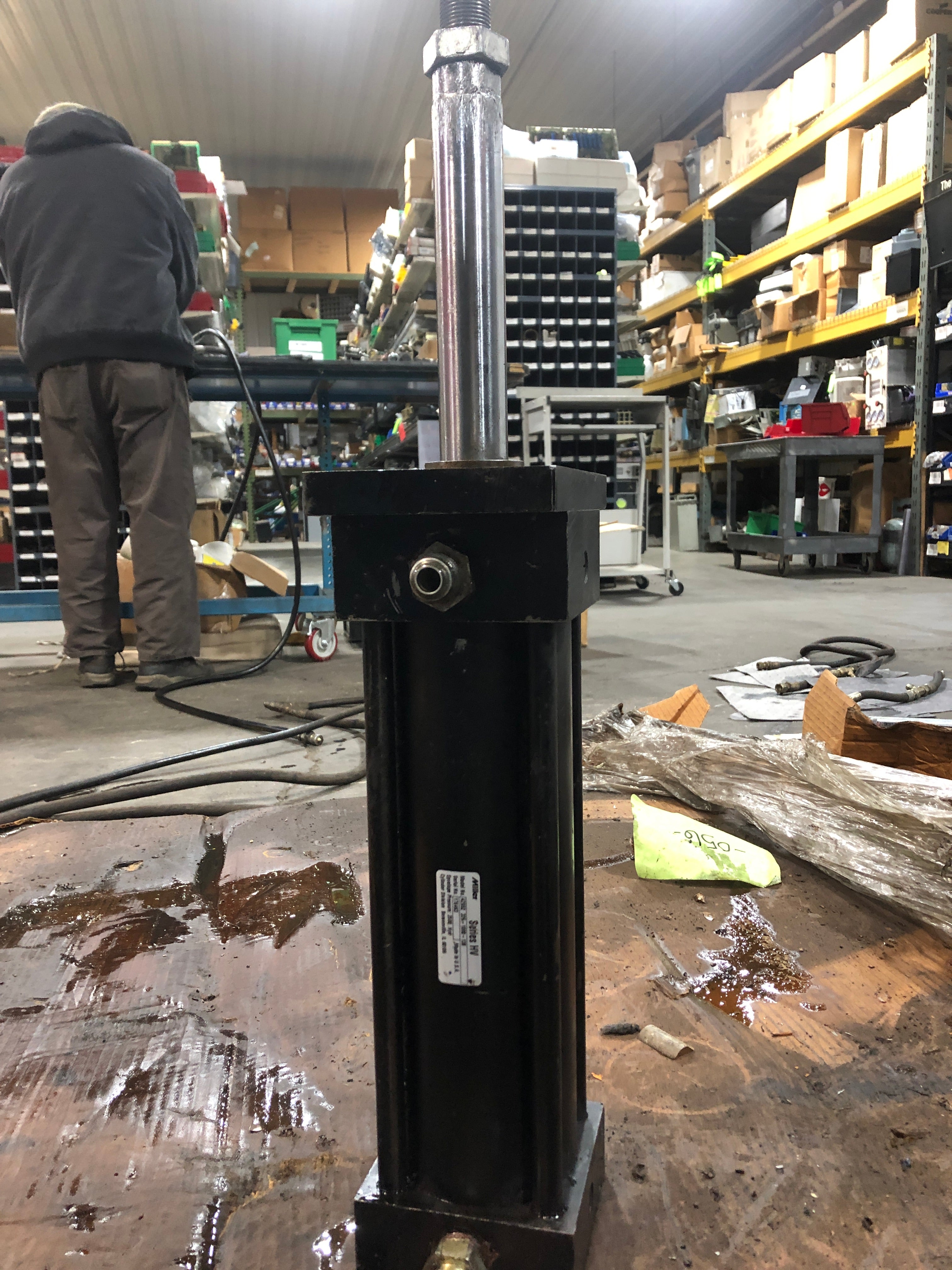 Miller 4Z652 325-1000-138 Hydraulic Cylinder Series HV