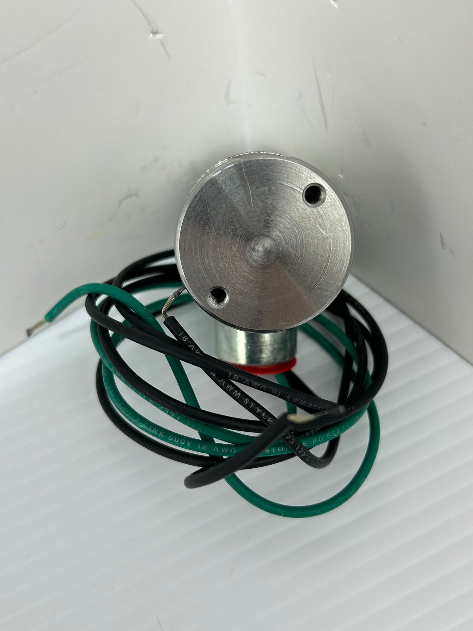 Versa ESM-3202-66-H2-A120 Valve 0-75PSIG 0-5.2bar 38VDC 8.7W 50/60Hz