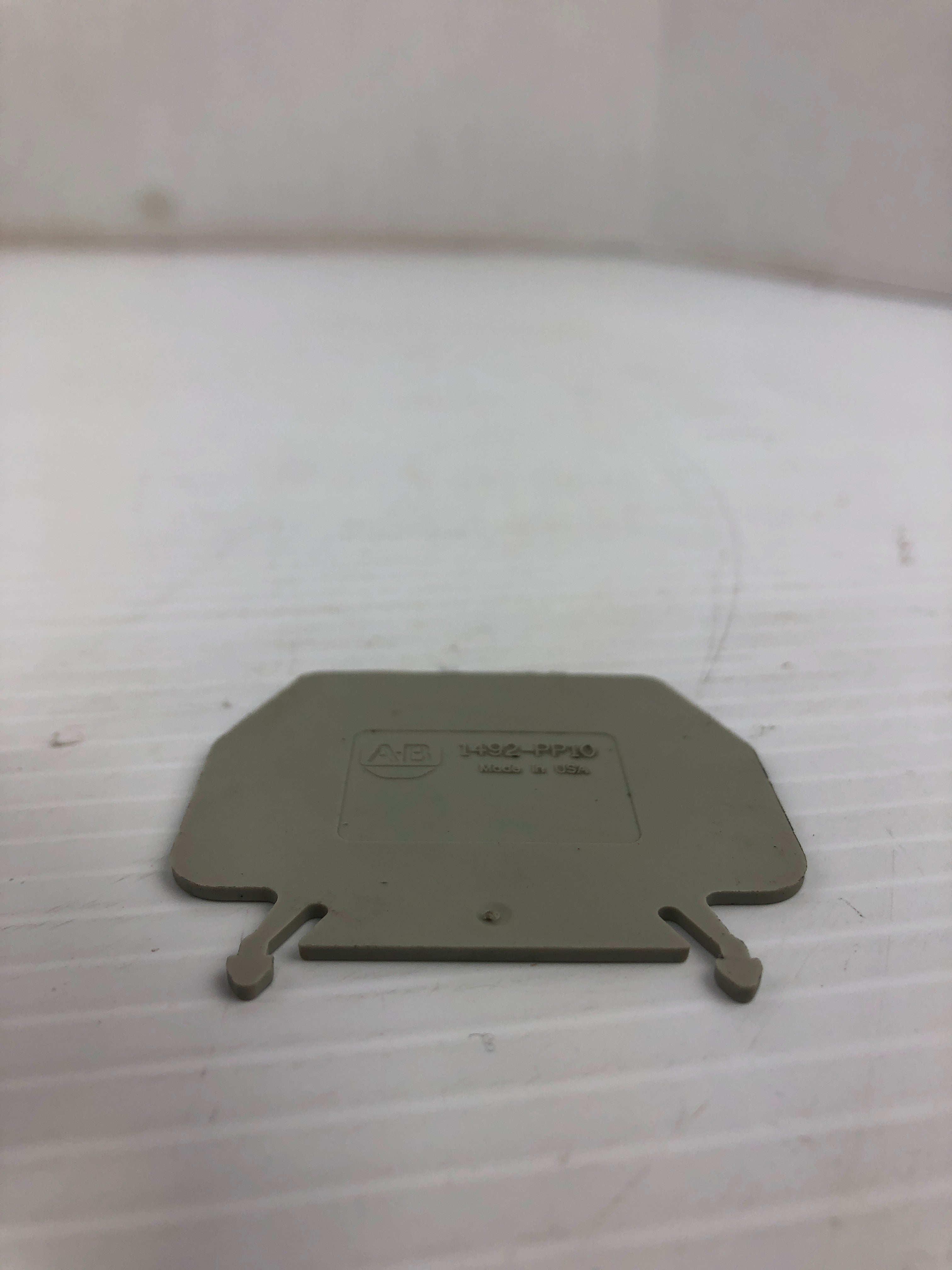 Allen Bradley 1492-PP10 Terminal Block Separation Plate - Lot of 2