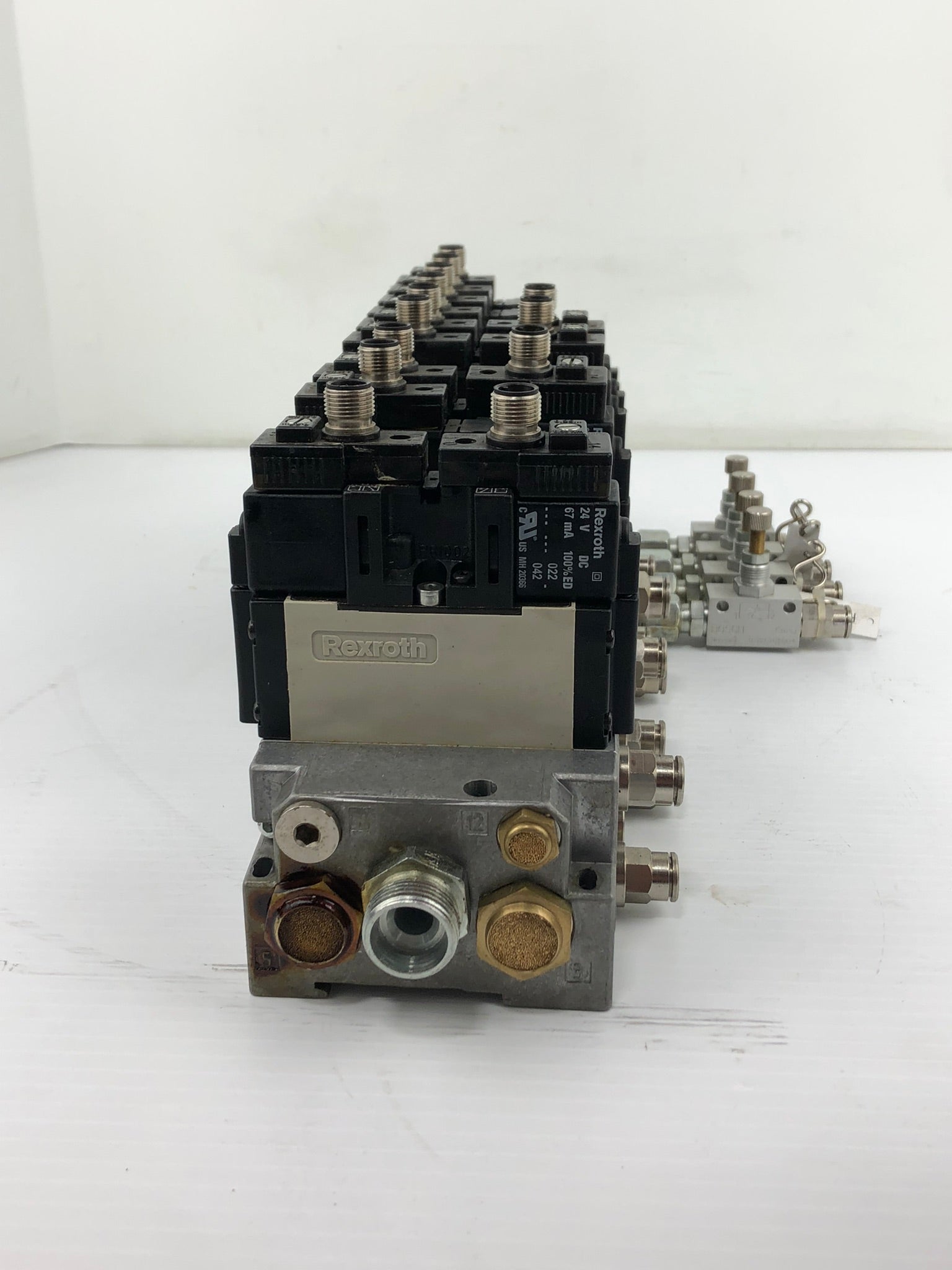 Bosch Rexroth R415007110 Valve Assembly 182504033