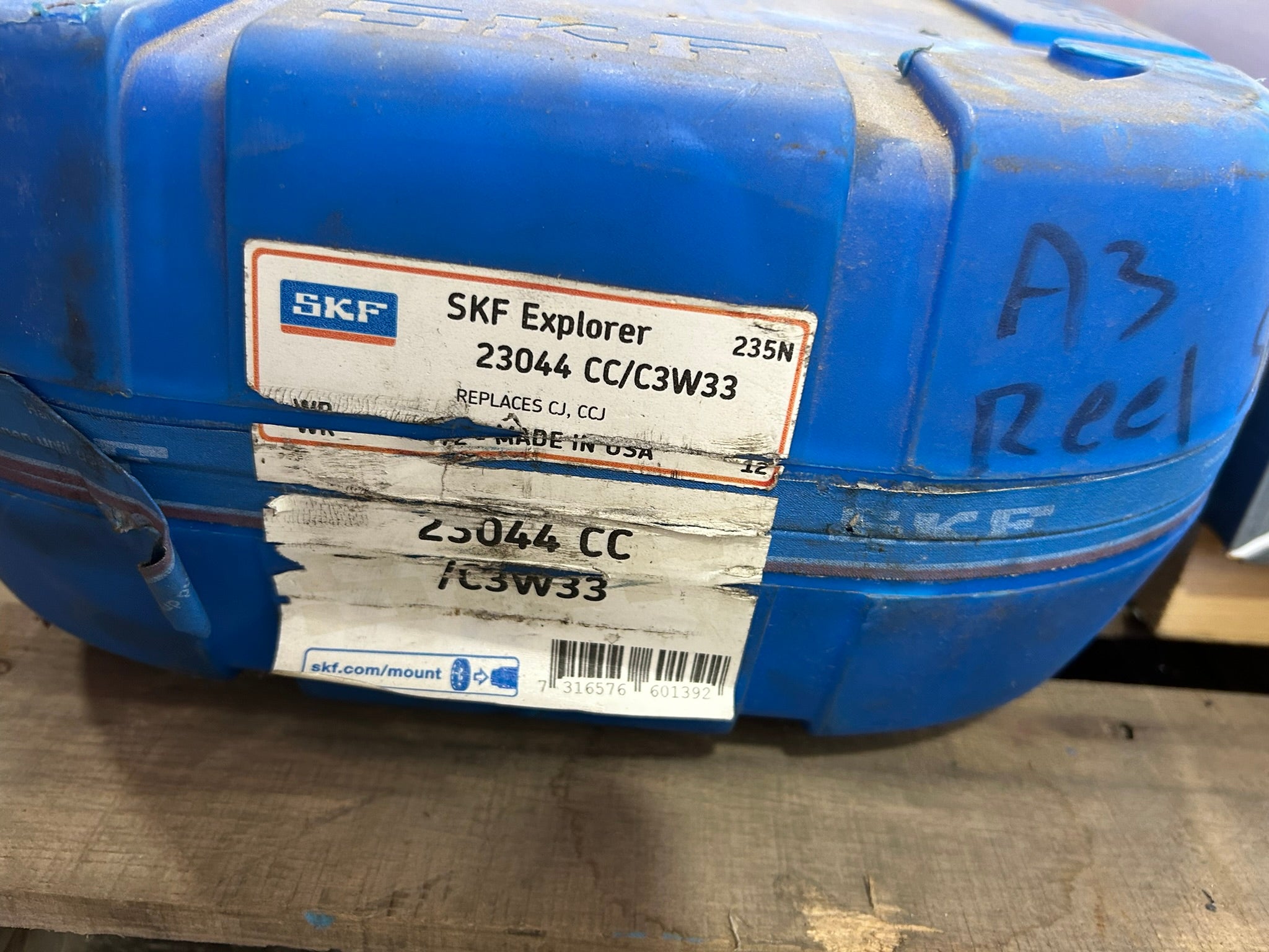SKF 23044 CC/C3W33 Spherical Roller Bearing 23044CCC3W33 (Replaces CJ, CCJ)