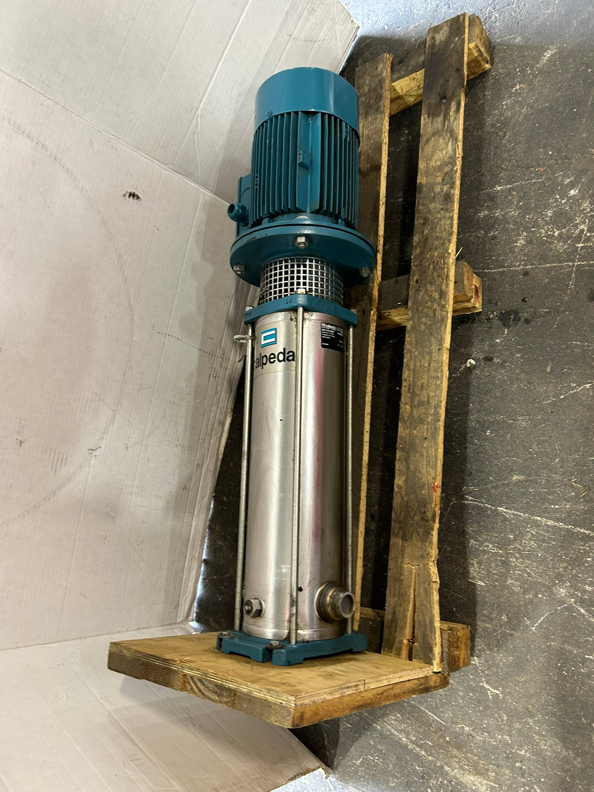 Calpeda MXV 25-214-60/C Vertical Multistage Pump 5.5HP 460V 3PH M112 V1-4T Motor