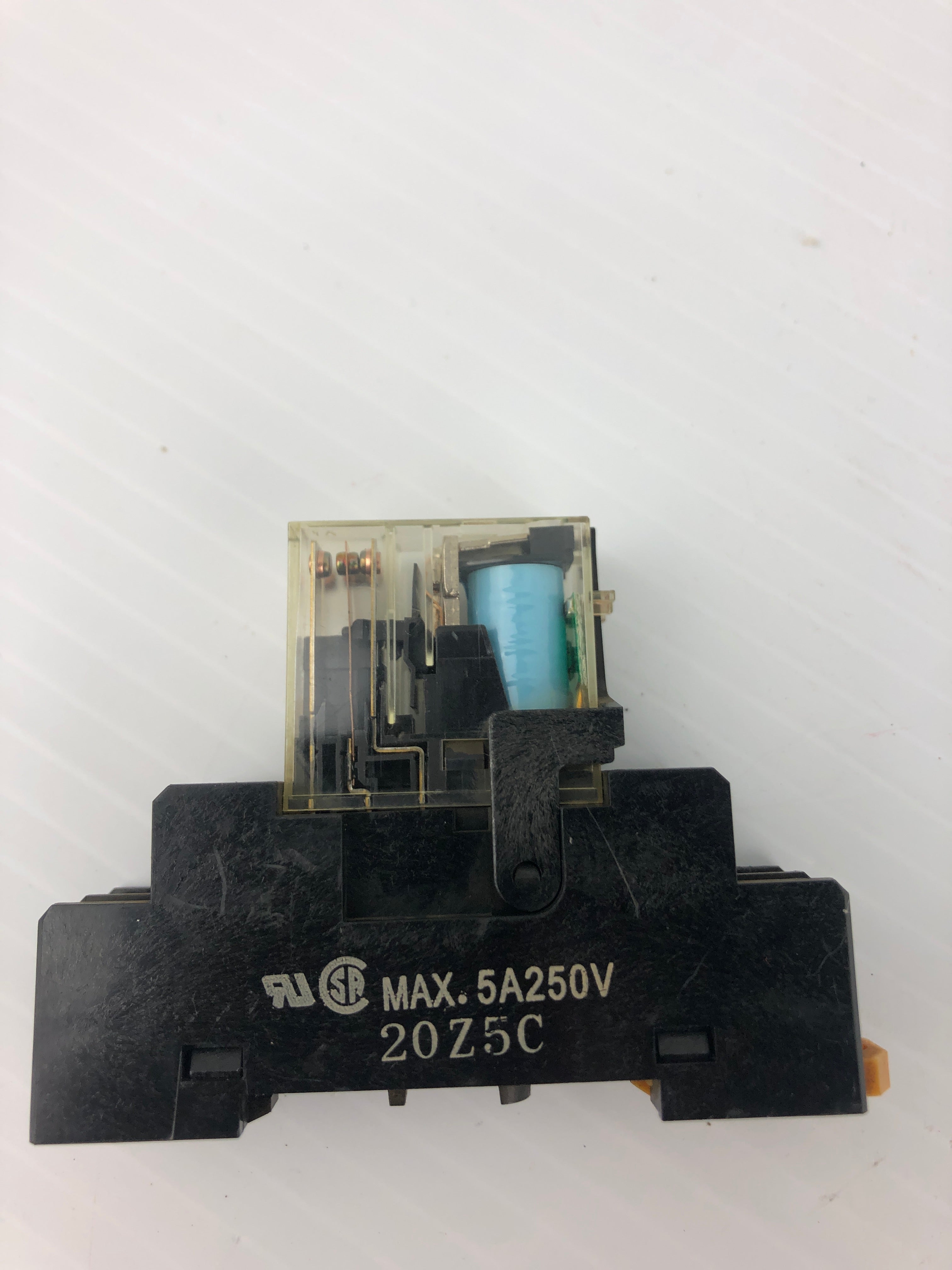 OMRON G2R-2-SND Relay 24 VDC with Base 20Z5C 5A 250V