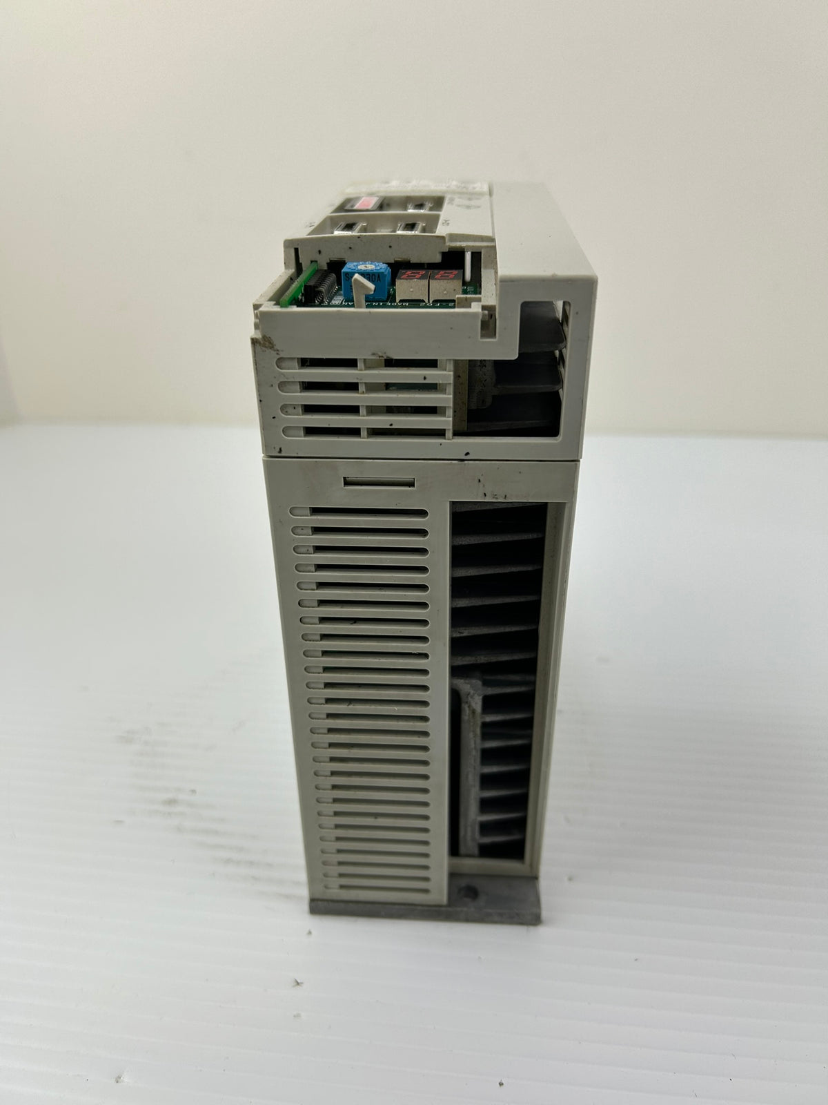 Mitsubishi MR-J2-100CT Servo Drive 1kW 170V 3 Phase AC Amplifier