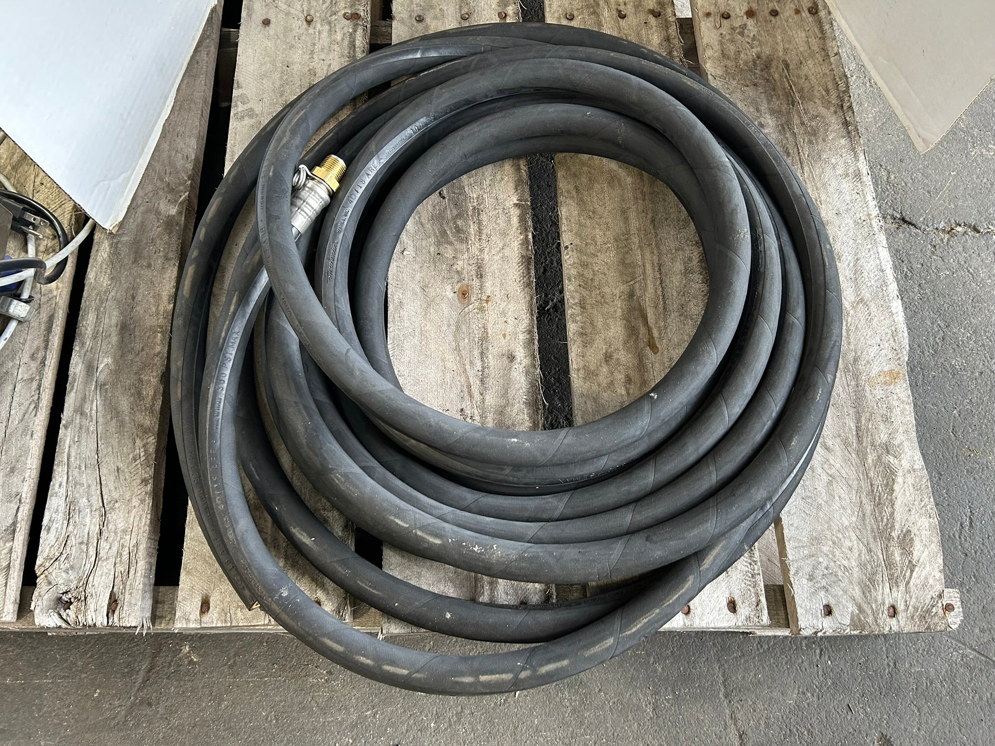 Strahman Valves Inc 4Q/18 ARE Hose 300 PSI Max ~40 Feet Long