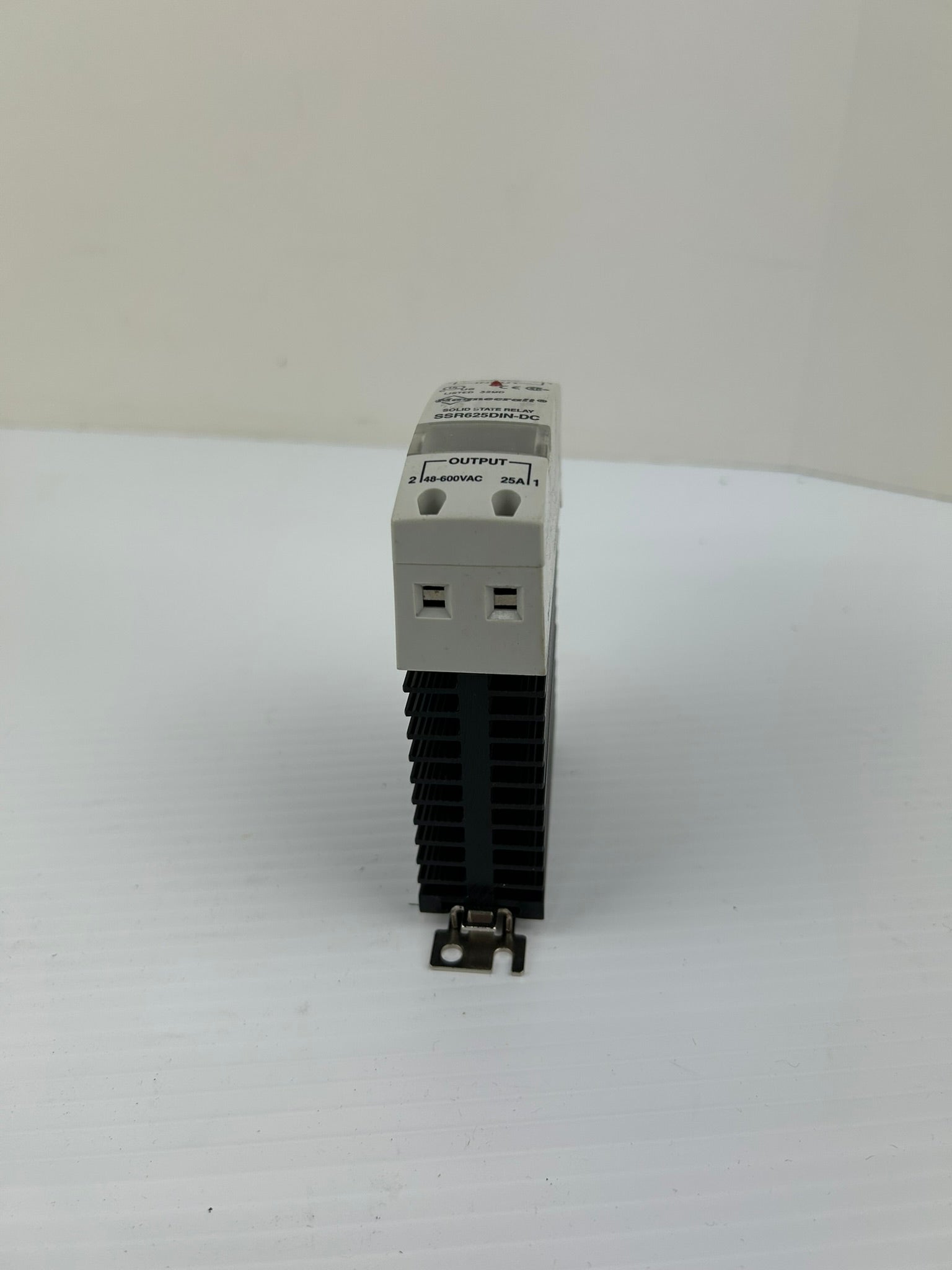 Magnecraft SSR625DIN-DC Solid State Relay 25A 48-600VAC 3-32VDC with Heatsink