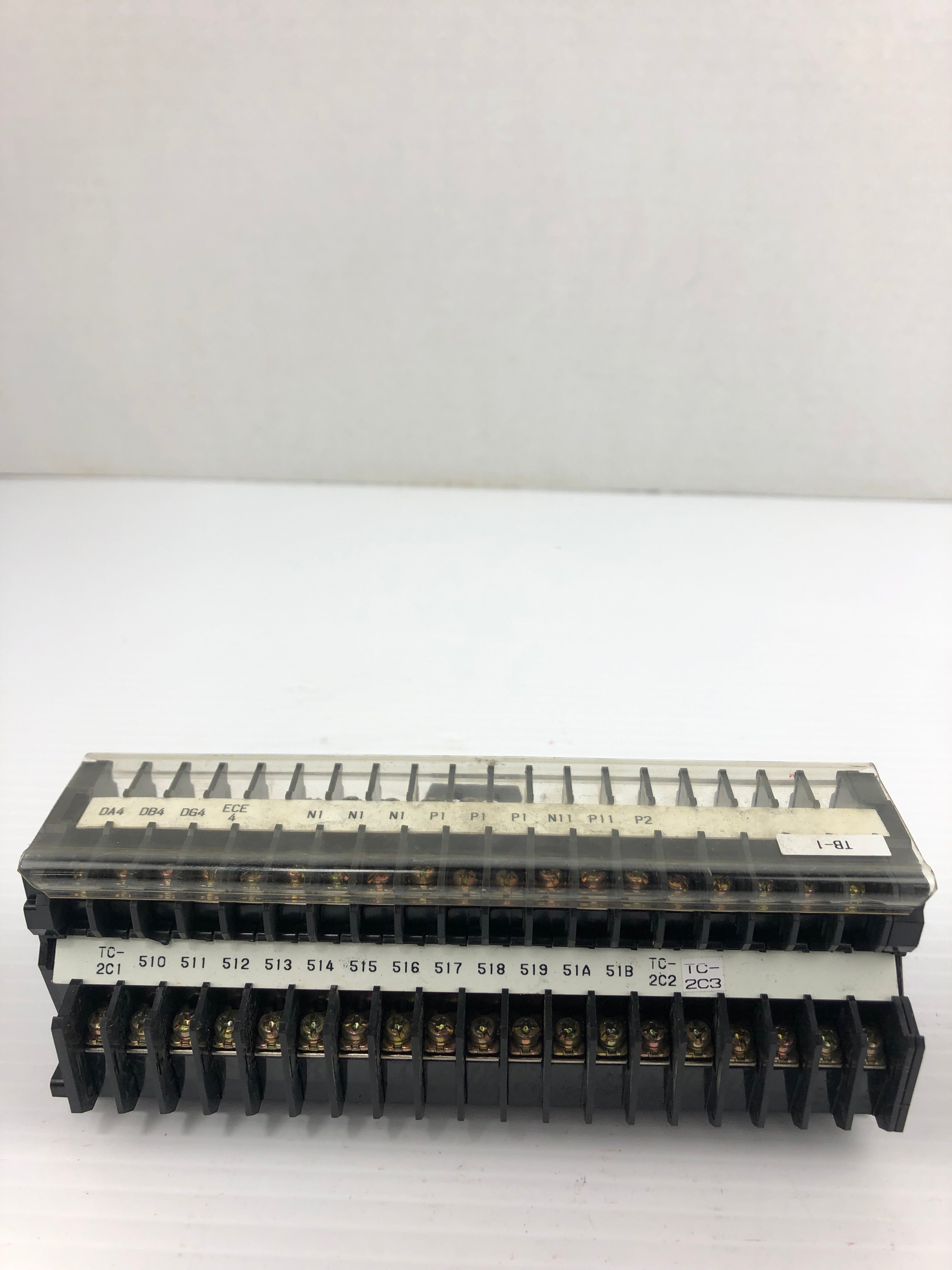 Idec BNDE15W Terminal Block 600V 19P