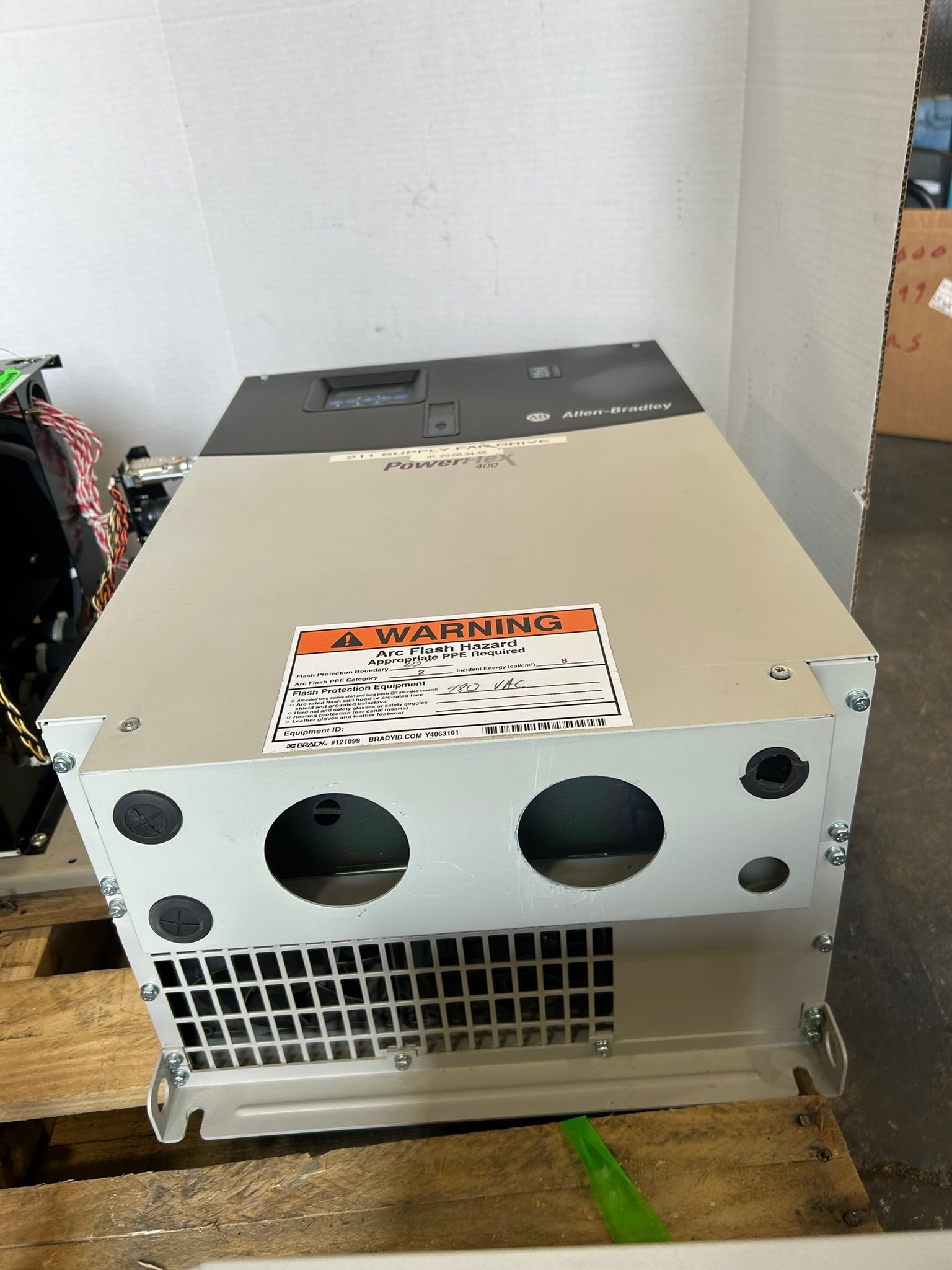Allen-Bradley 22C-D142A103 PowerFlex 400 AC Drive 75kW/100HP 3PH Series B