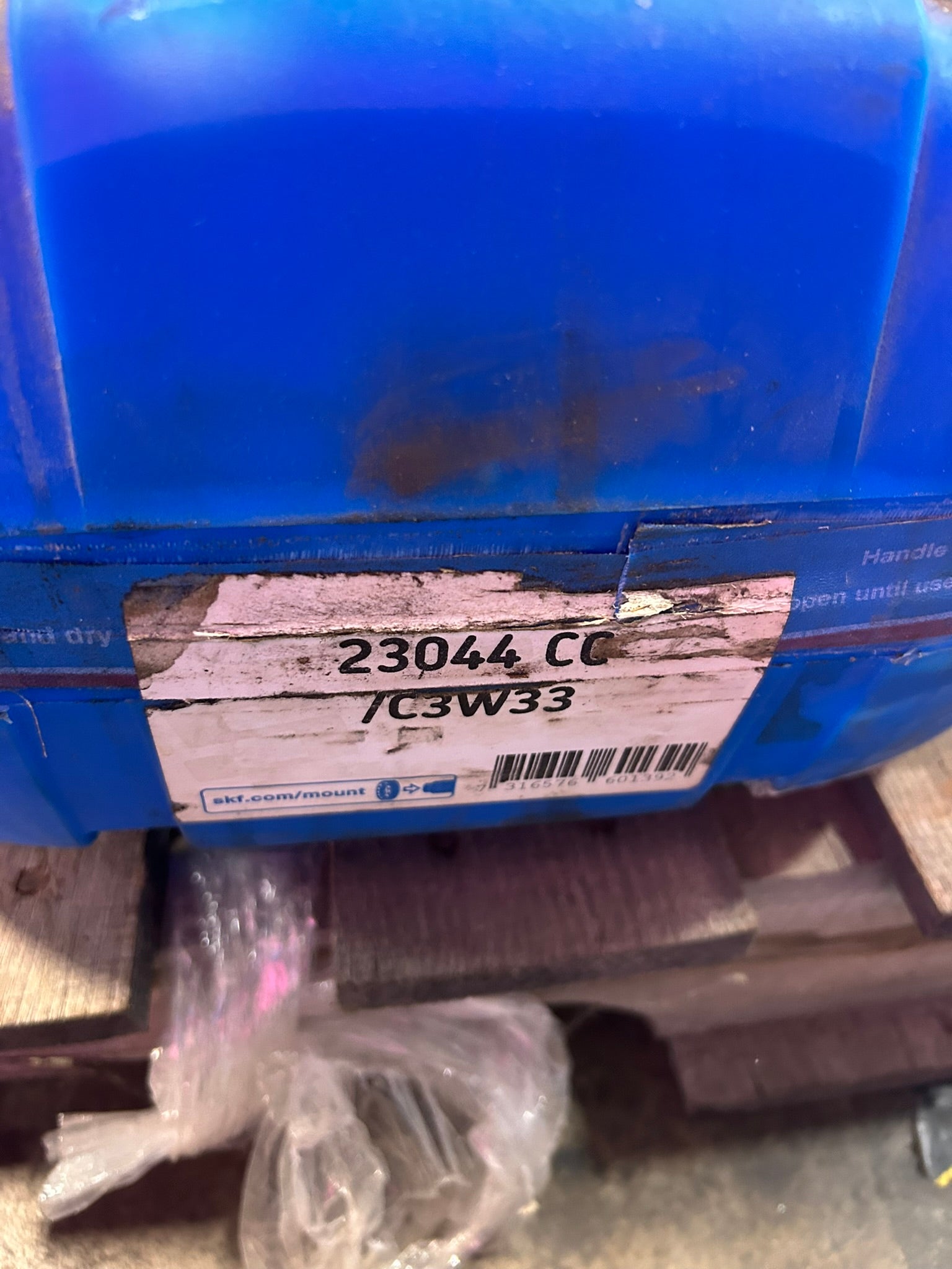 SKF 23044 CC/C3W33 Spherical Roller Bearing 23044CCC3W33 (Replaces CJ, CCJ)