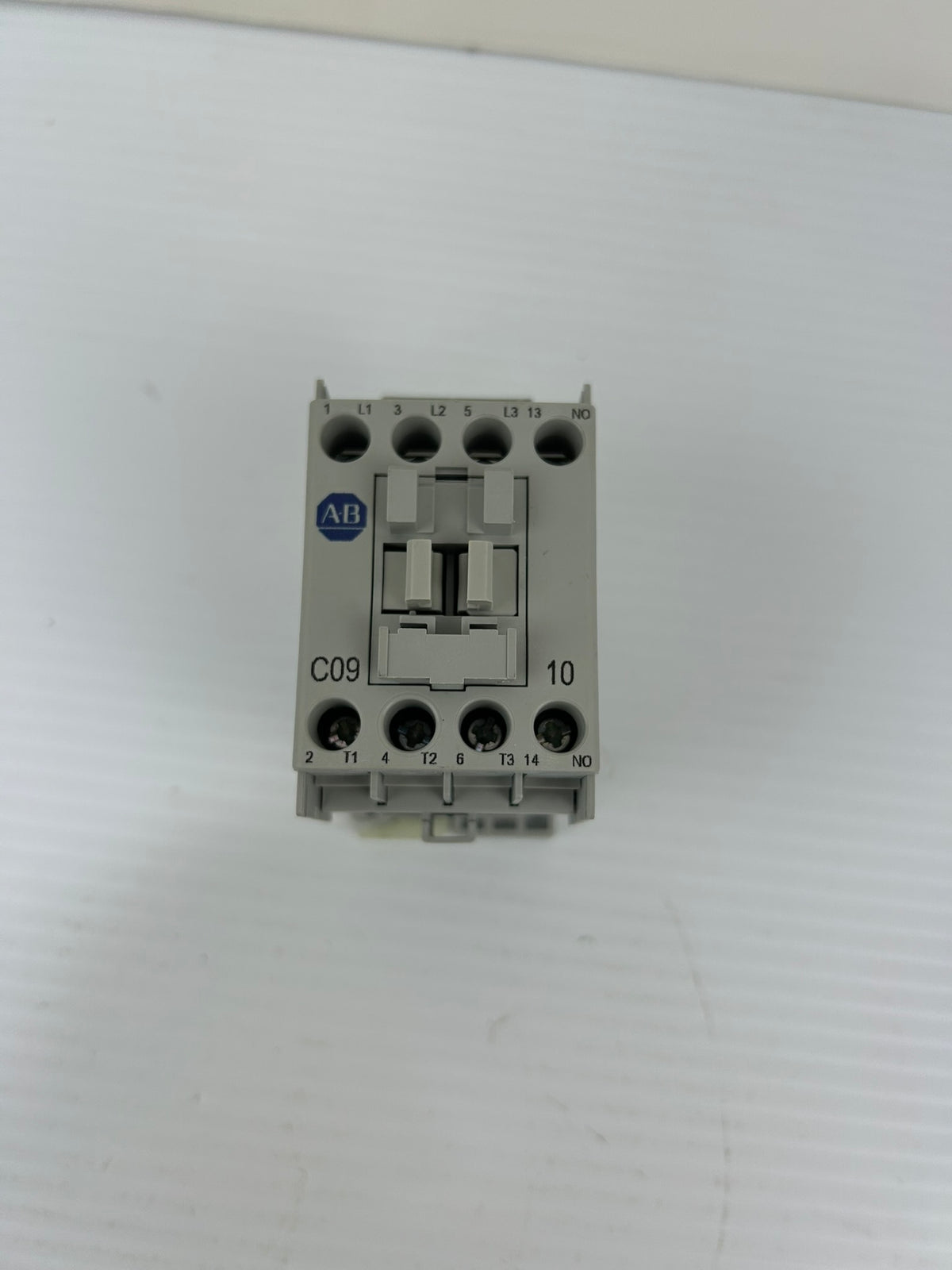 Allen-Bradley 100-C09J10 Series A Contactor 24V 60Hz 3 Pole 9A 1NO Bulletin 100