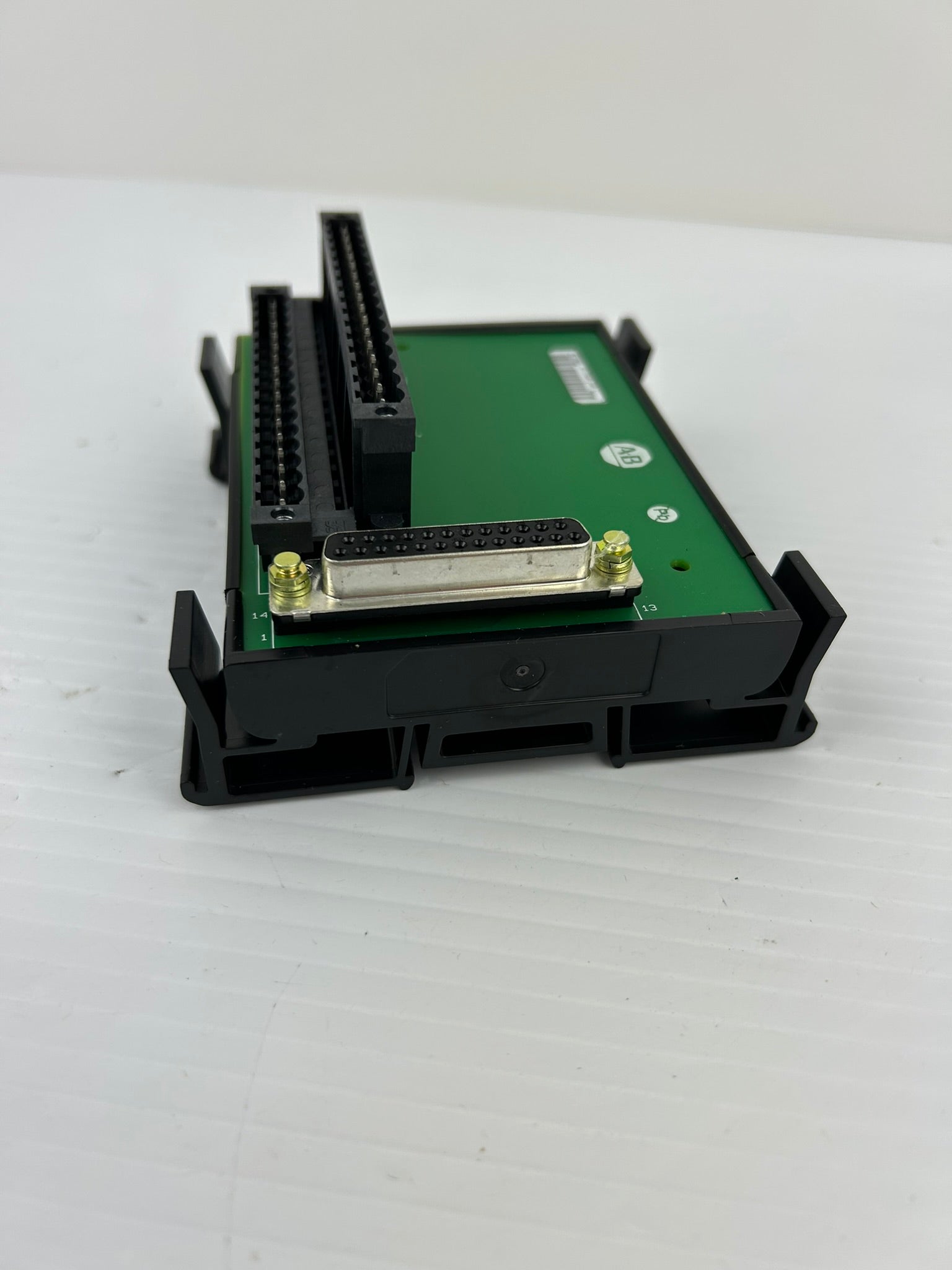 Allen Bradley 1492-RAIFM8S-3 Analog Interface Module Series C