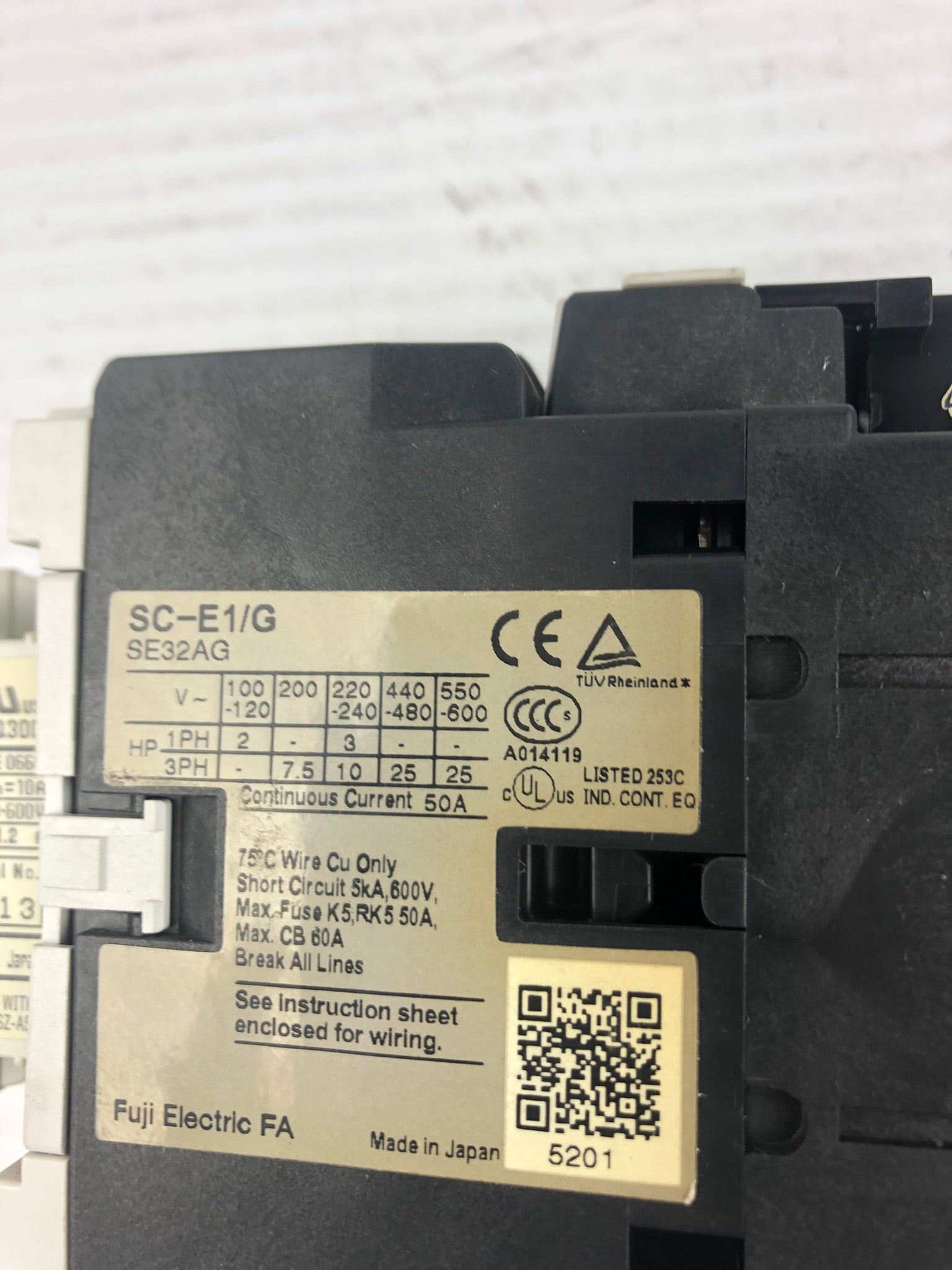 Fuji Electric SC-E1/G SE32AG Contactor SZ-A22/T Auxiliary SZ-Z31 Coil