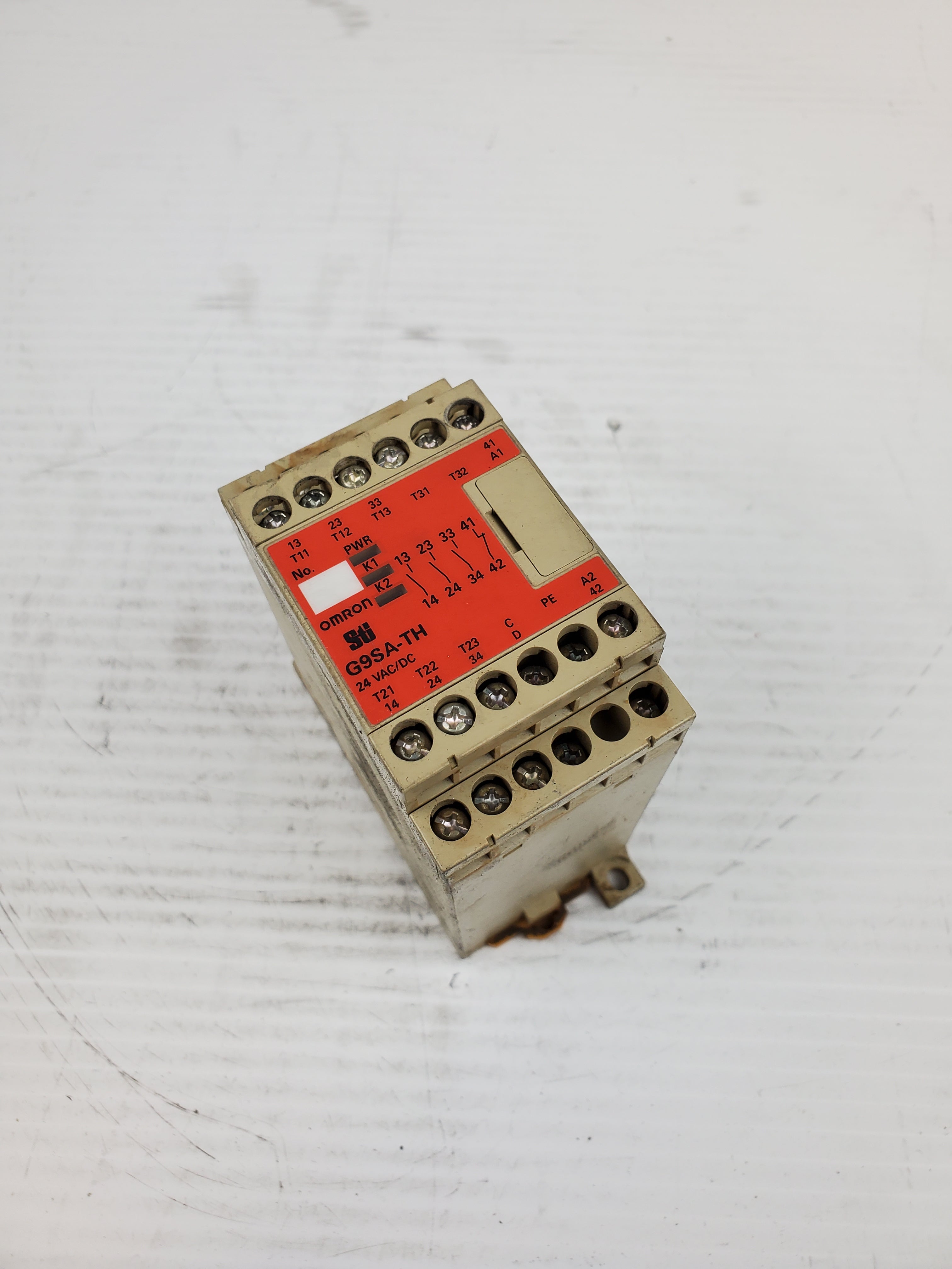 Omron G9SA-TH301 Safety Relay Unit Two Hand Controller 24VAC/DC