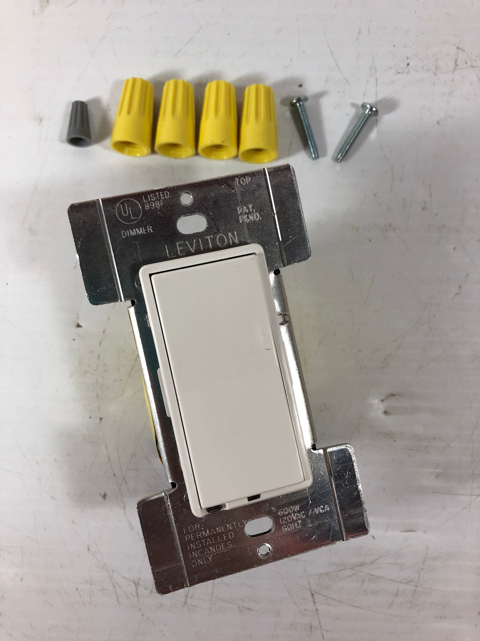 Leviton White Single Pole / 3-Way Mural Dimmer MSI06-1LW