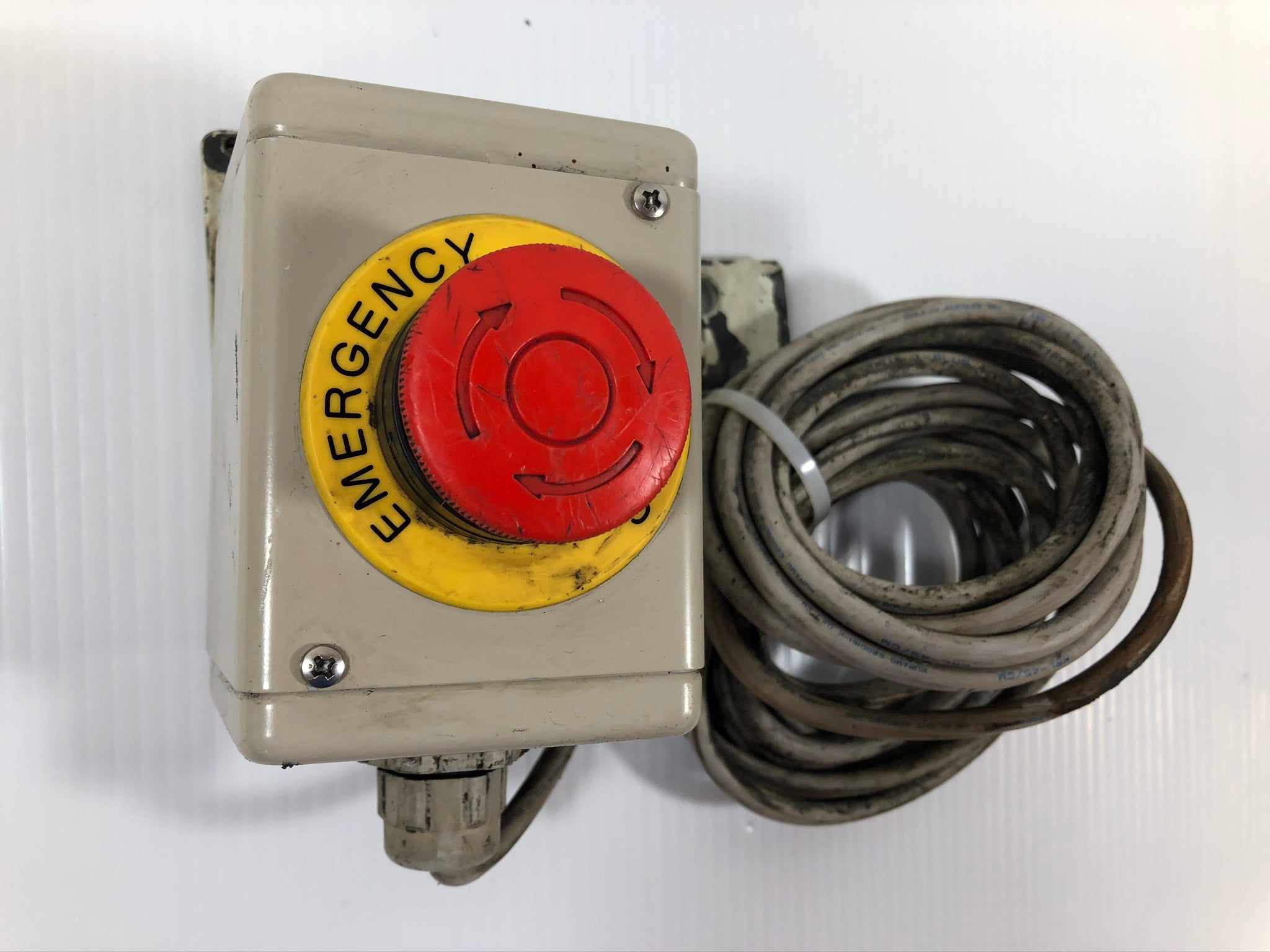 Emergency Stop Push Button Switch AHX901A Right Mount with Cable