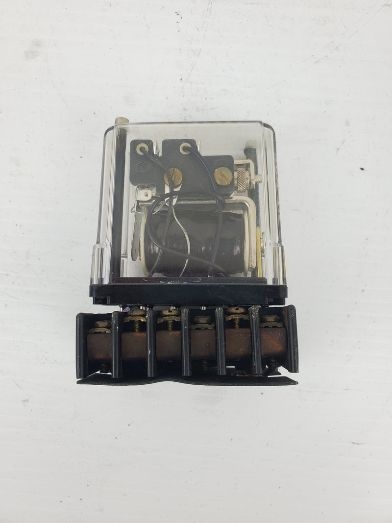 Struthers-Dunn 112XAXPGF127 Relay with Base 60mA 60Hz 2A 120VAC/24VDC