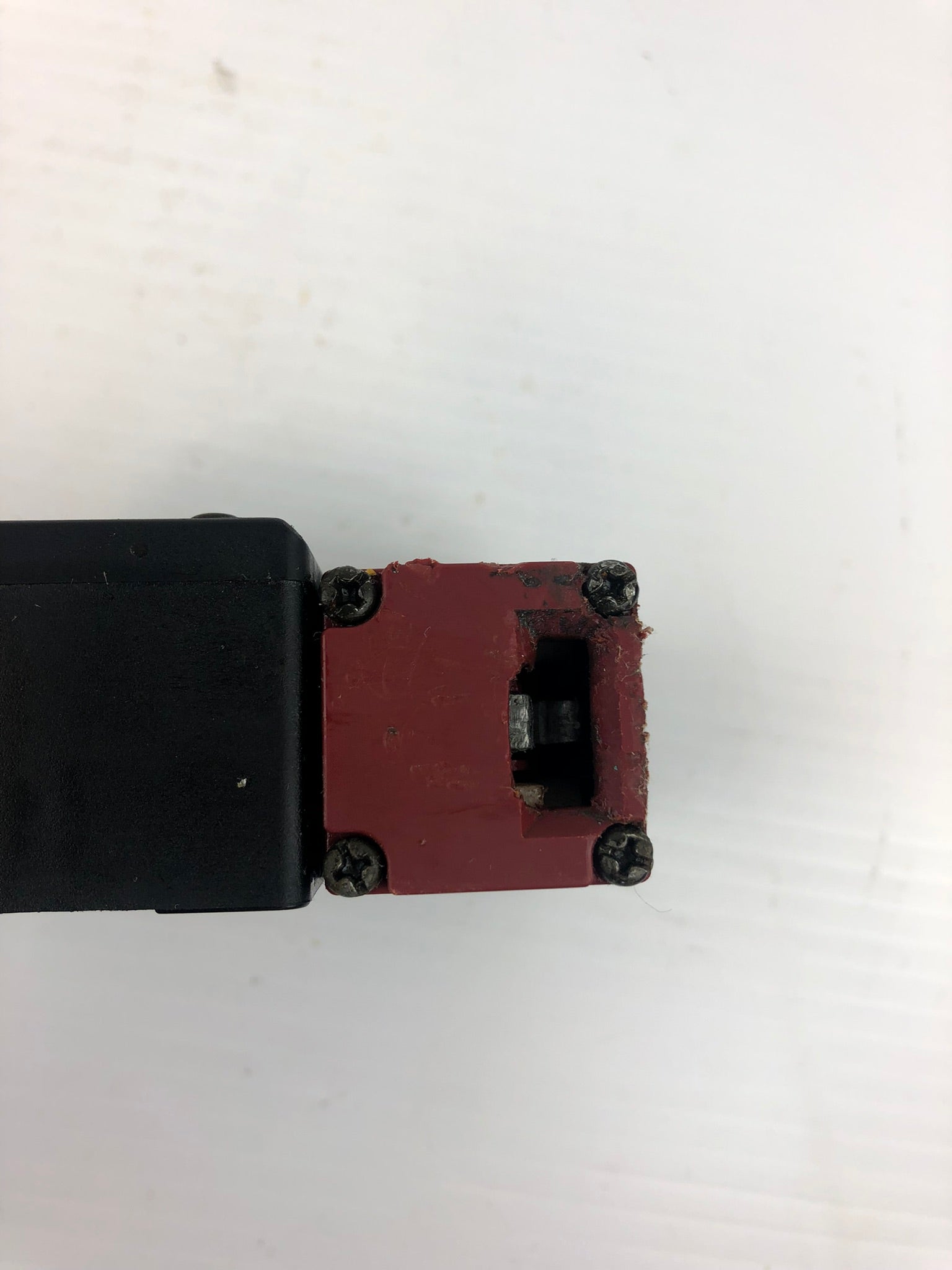 Omron D4DL Small Door Lock Switch