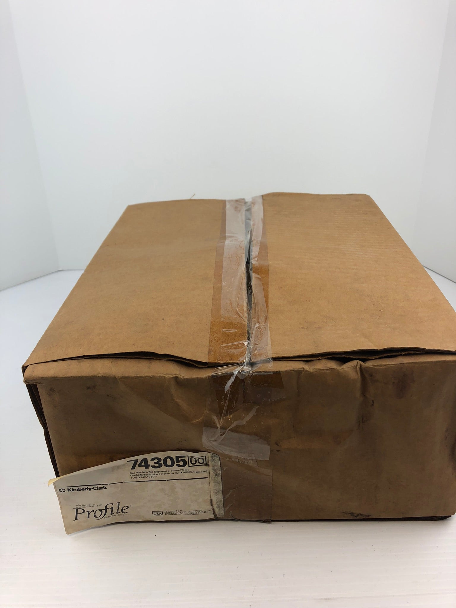 Kimberly Clark 74305 Wall Mounted Dispenser Smoke Plastic 14 x 11-1/4 x 5"