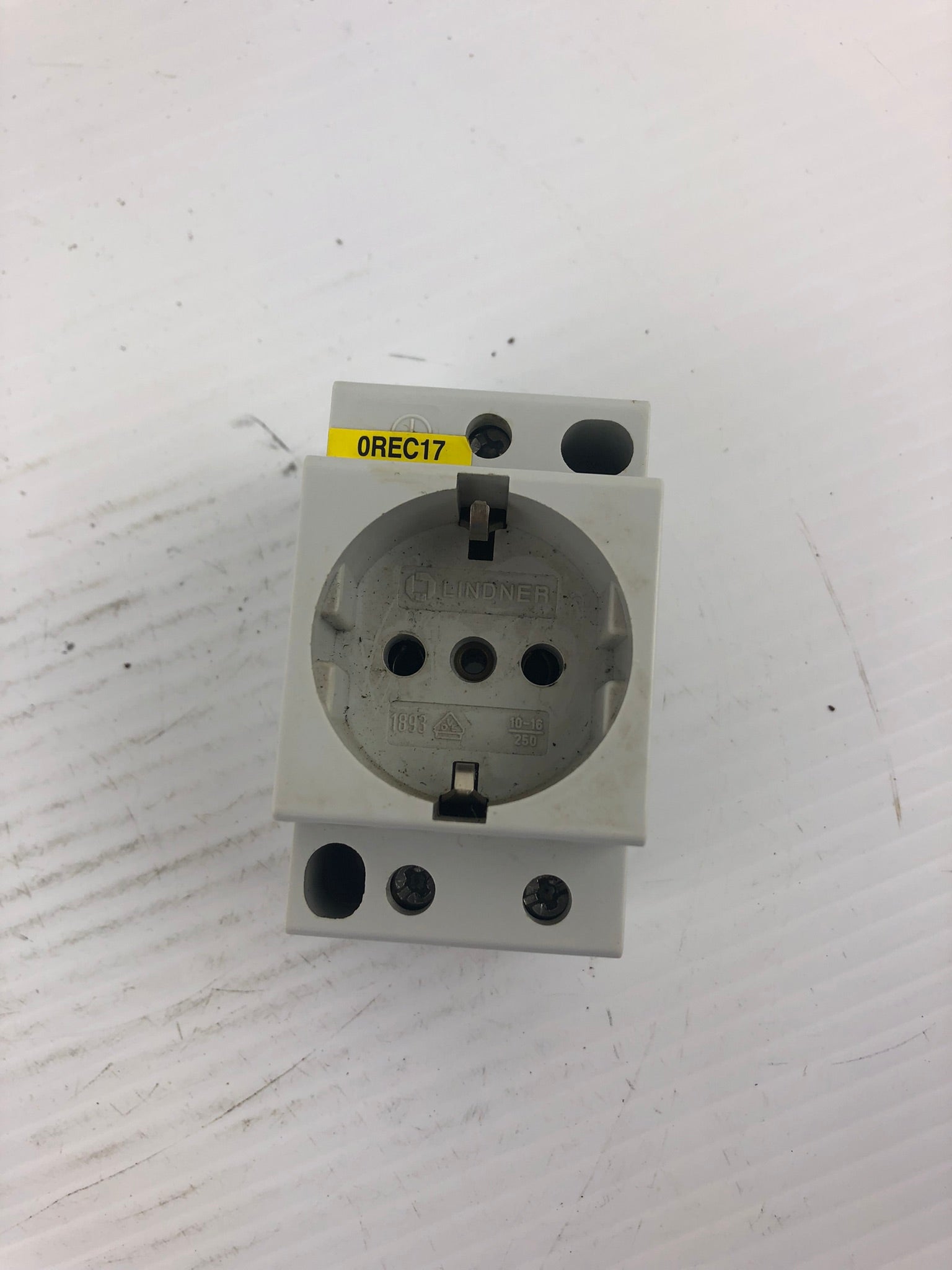 Lindner 1893 Socket Outlet 10-16/250V