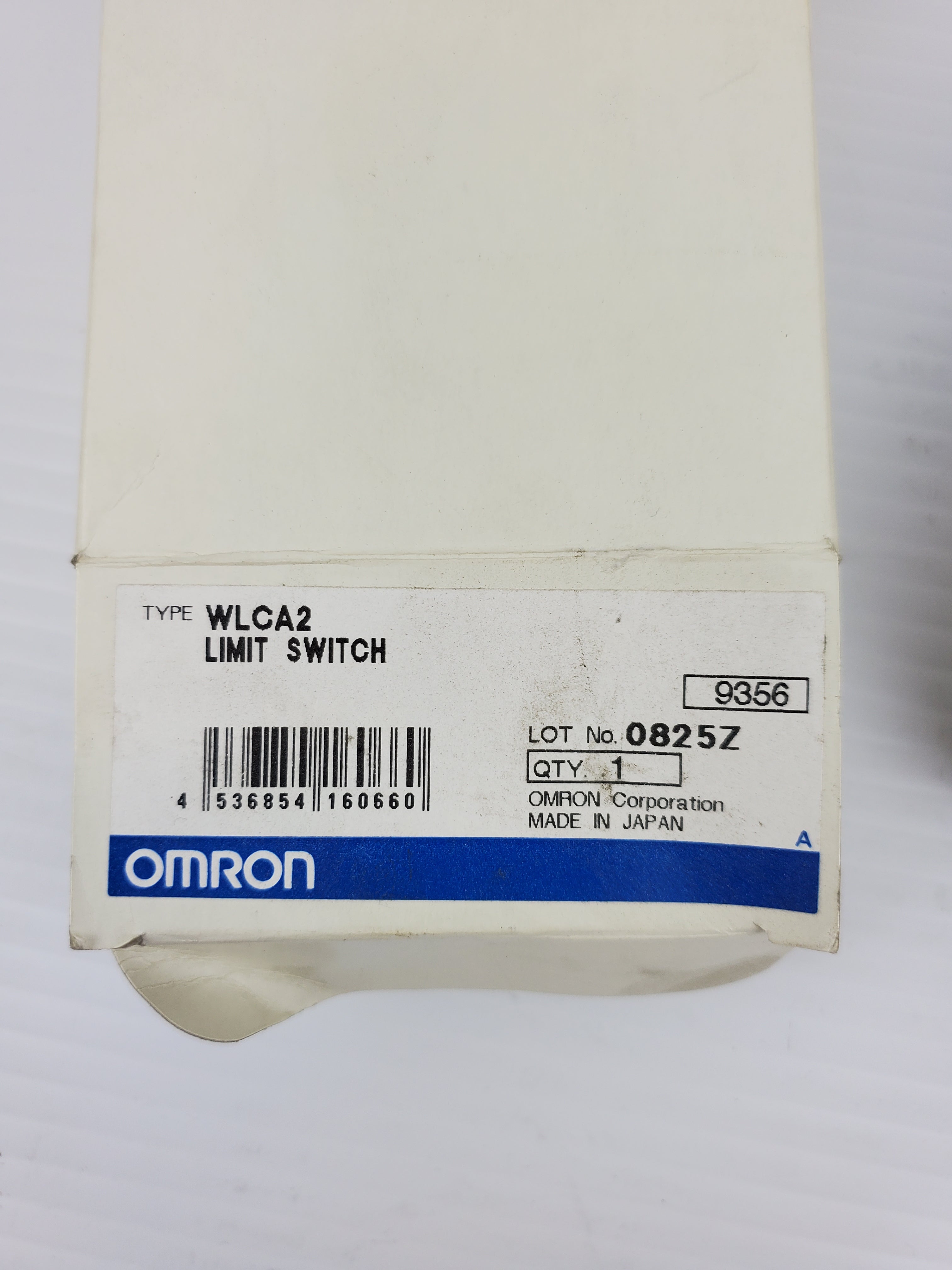 Omron WLCA2 Limit Switch Side Rotary w/Roller Lever