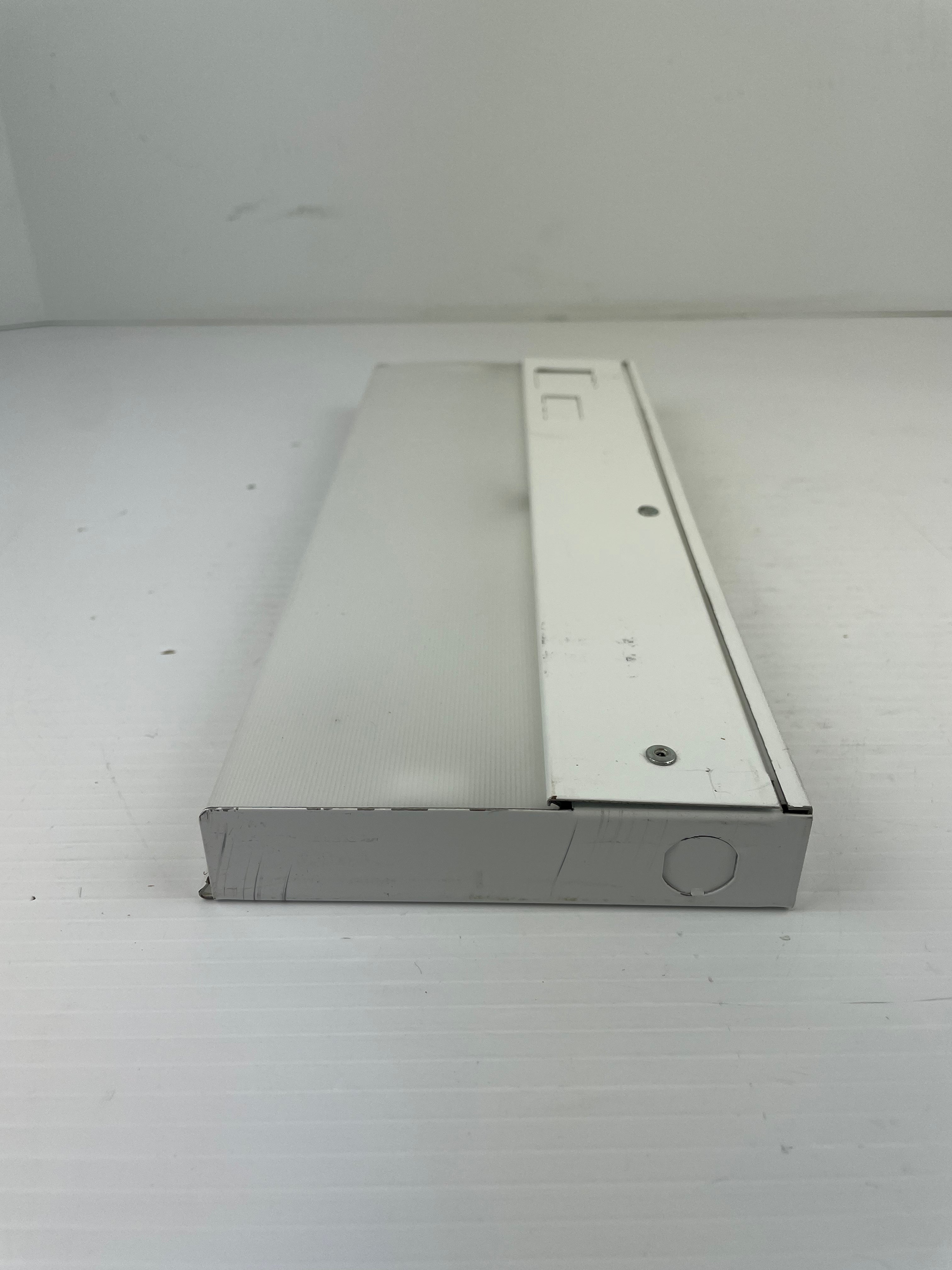 International Lighting U108 12-Inch 8 Watt Fluorescent Fixture White