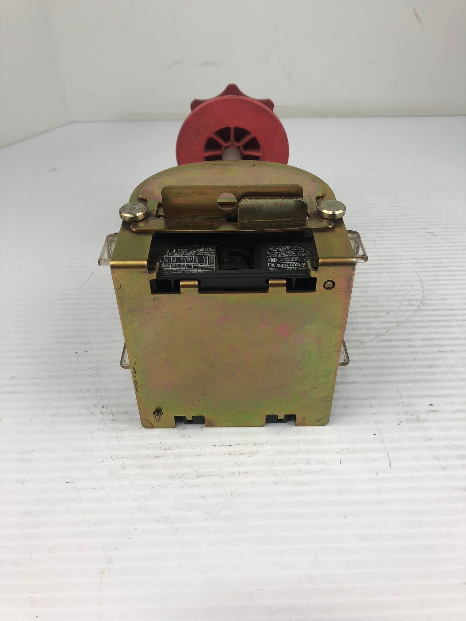 Allen-Bradley 194RF-NC030* Ser A Fused Disconnect Switch Mounted No Top Cover