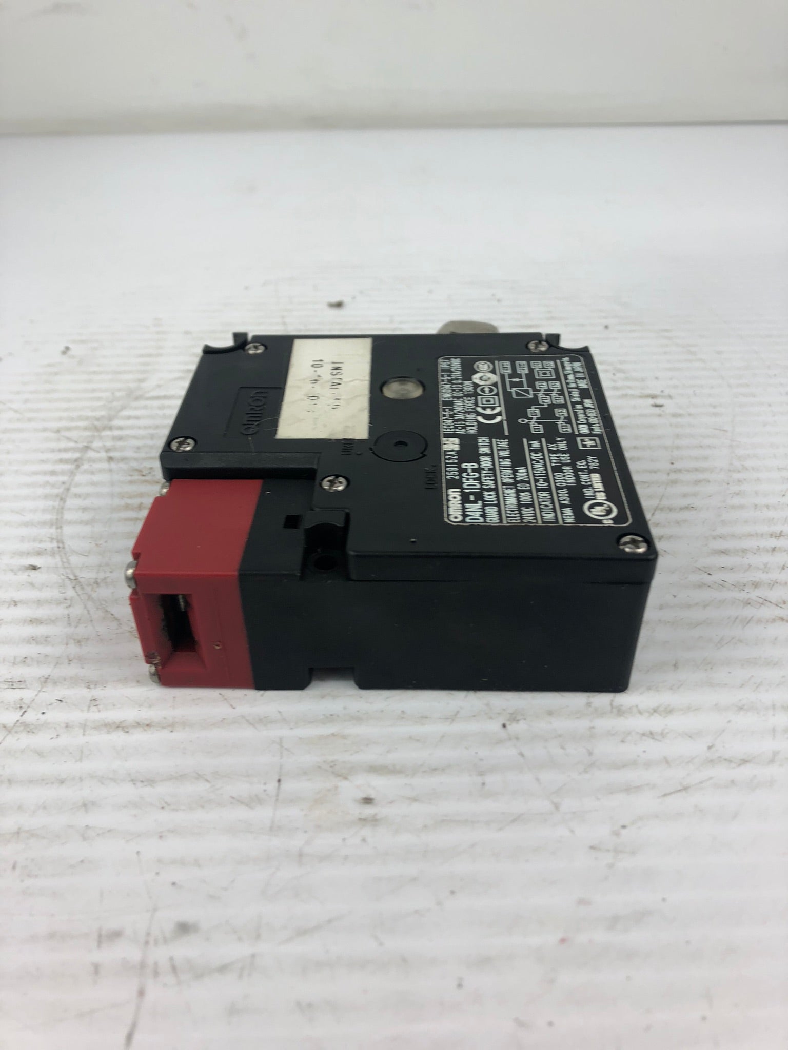 Omron D4NL-1DFG-B Guard Lock Safety-Door Switch 25915ZA