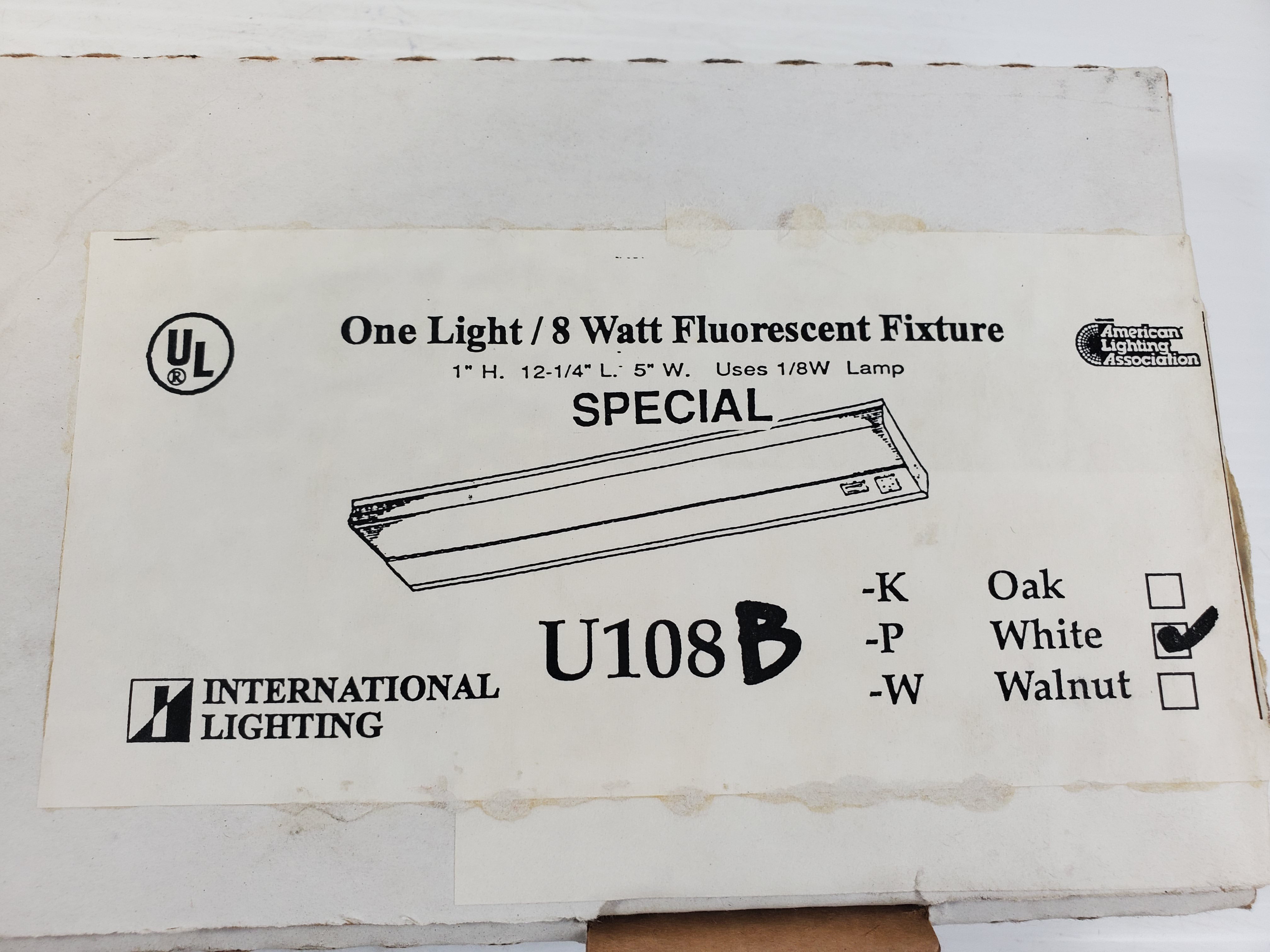 International Lighting U108 12-Inch 8 Watt Fluorescent Fixture White