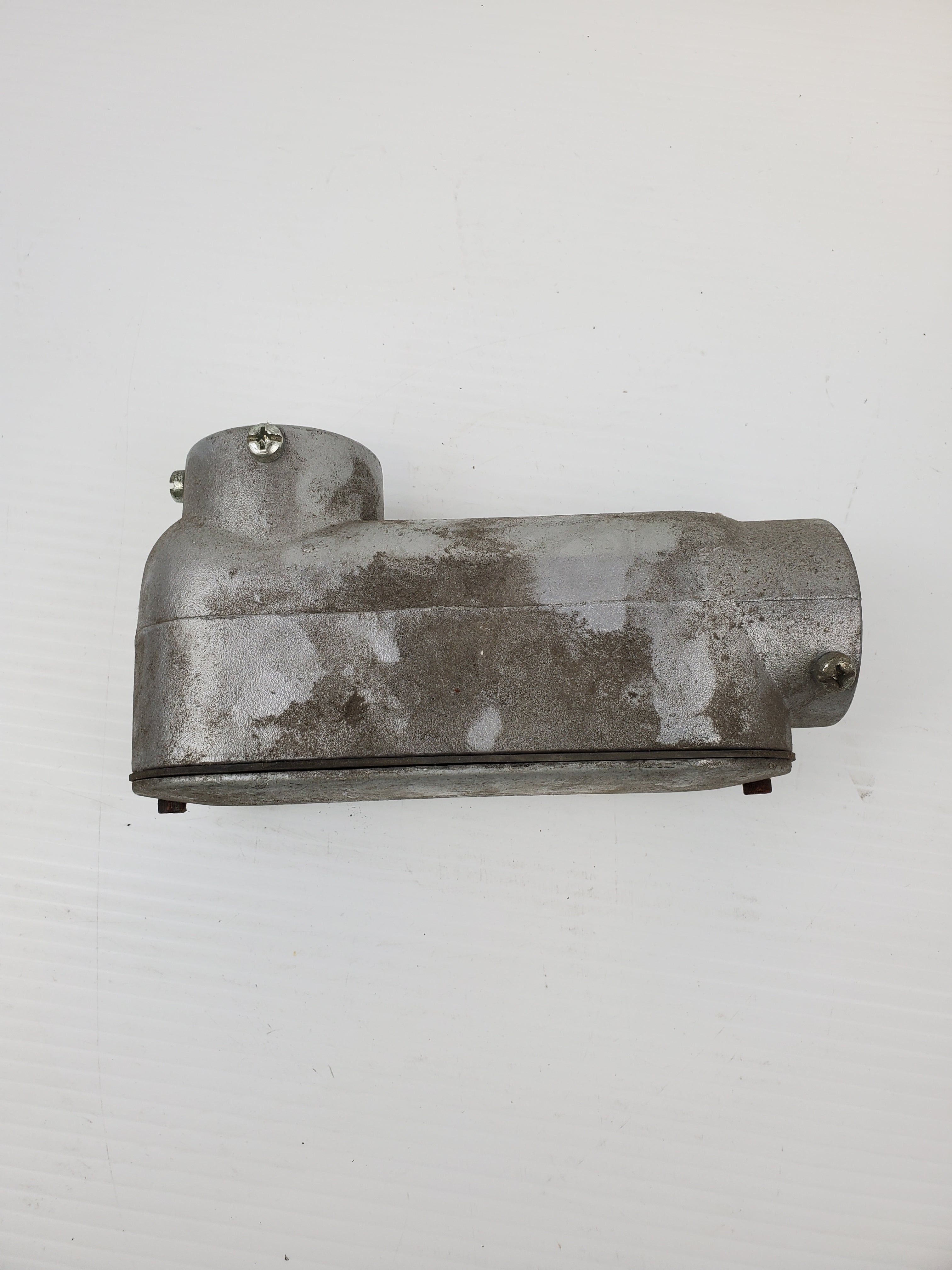 E30640 Conduit 1 1/2" LB Body With 1 1/4" - 1 1/2" Cover