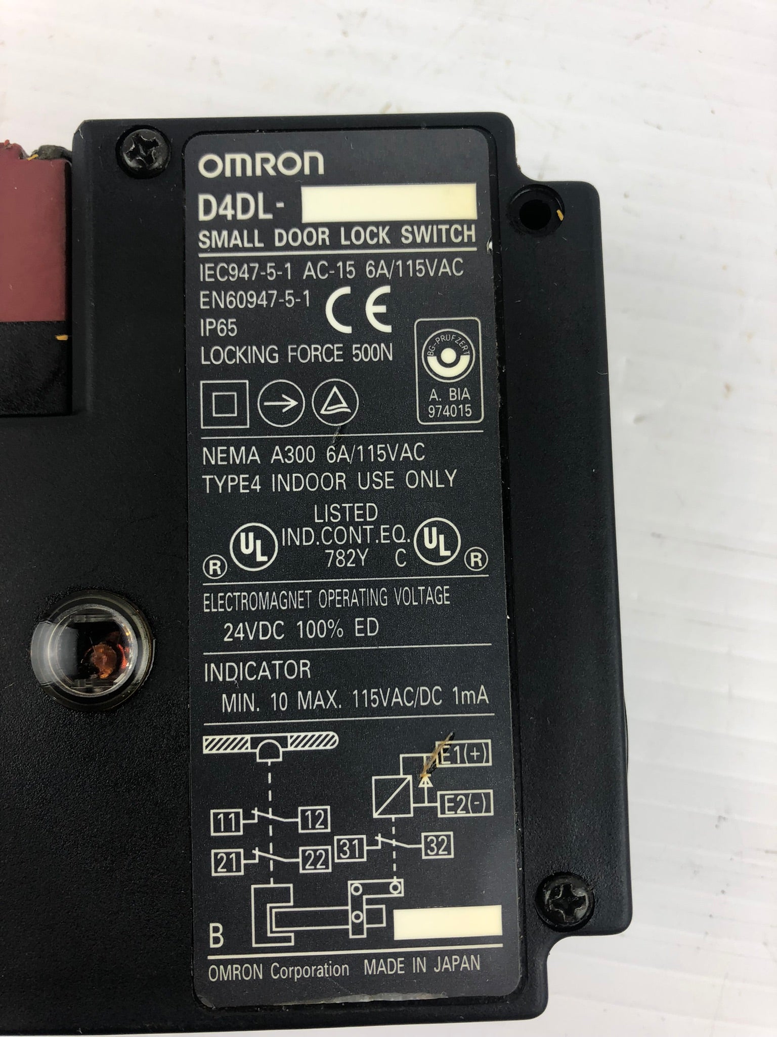 Omron D4DL Small Door Lock Switch