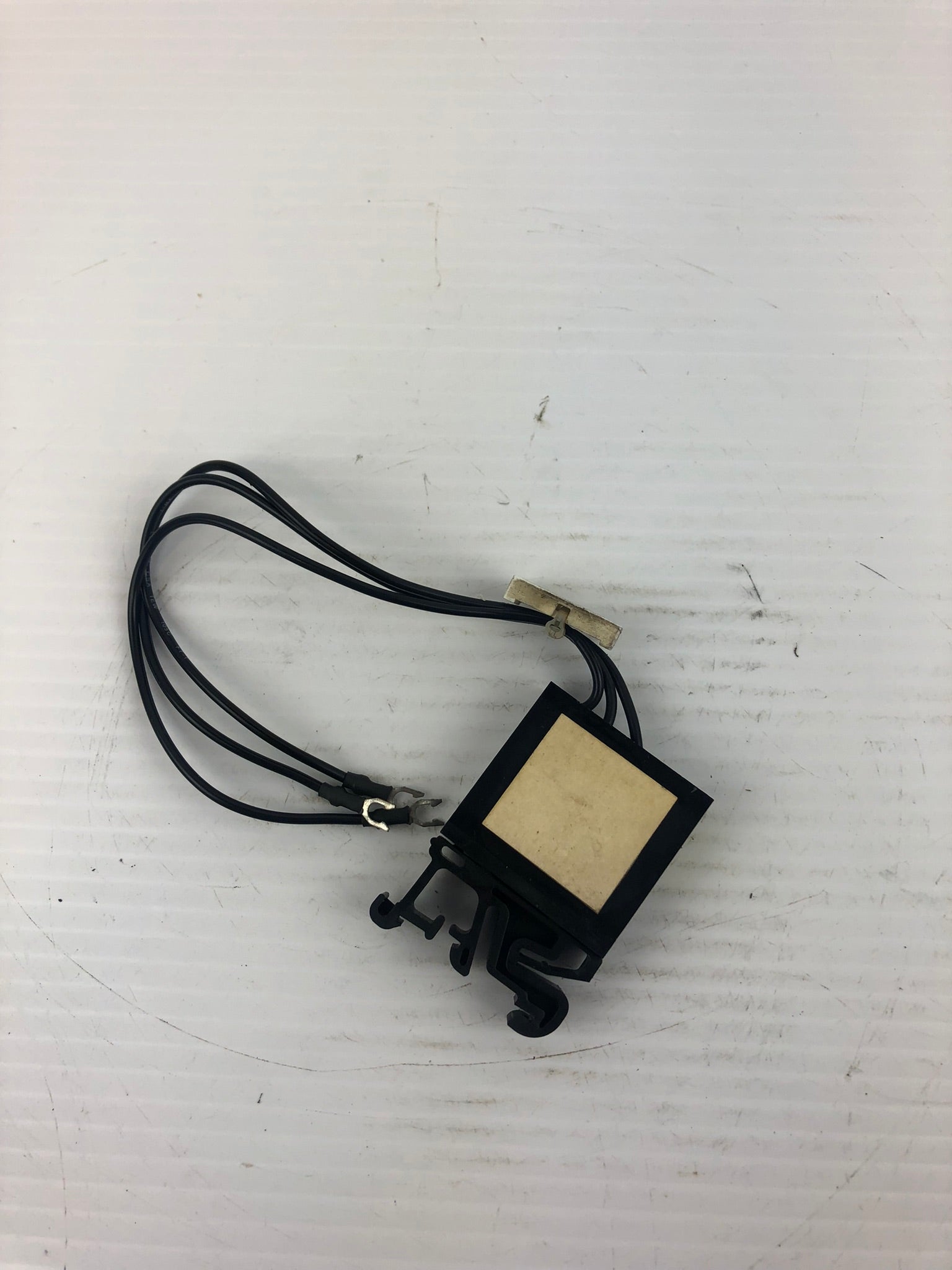 Murr Elektronik 23 050 Surge Suppressor 575 VAC 4KW 50/60Hz