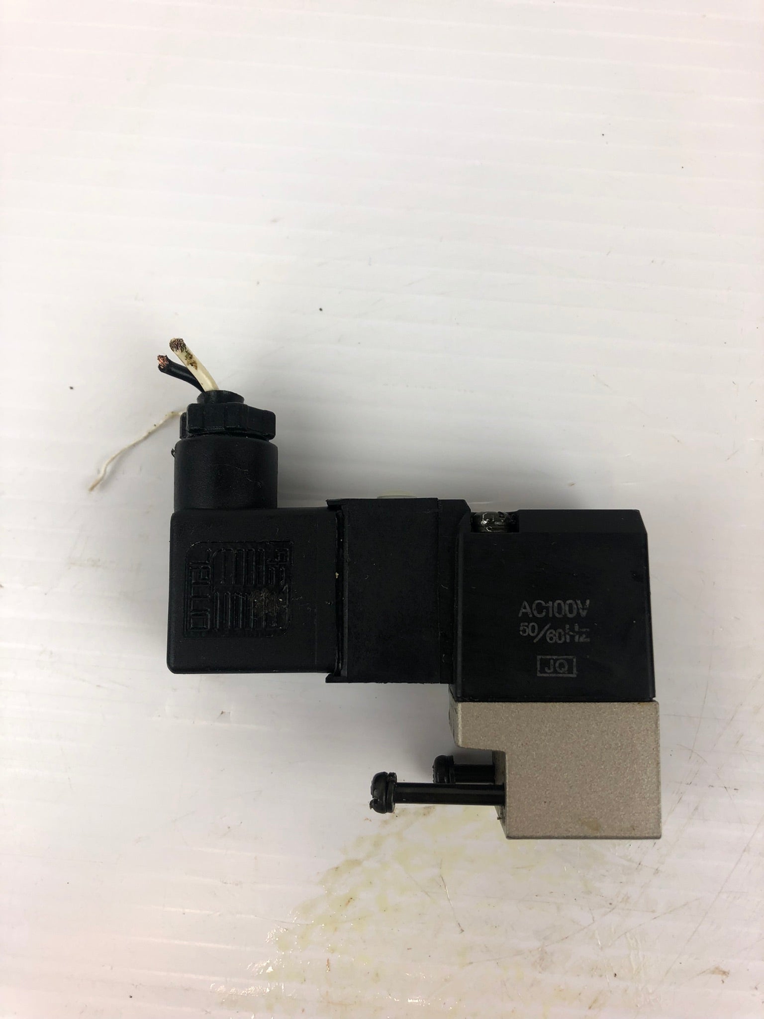 SMC VO307-1DZ Solenoid Valve AC100V 50/60Hz