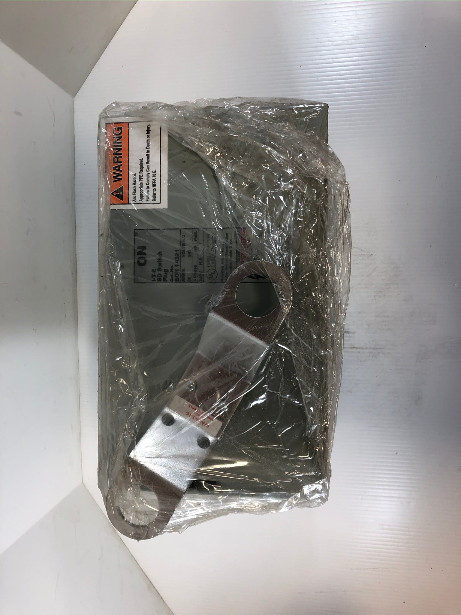ITE BOS14321 BD Bus Switch Plug 30A 240V 3PH