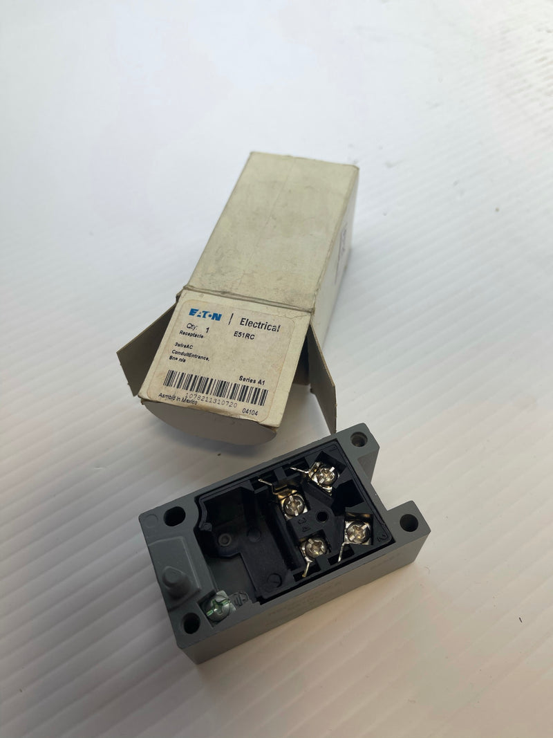 Eaton Receptacle E51RC 3 Wire AC