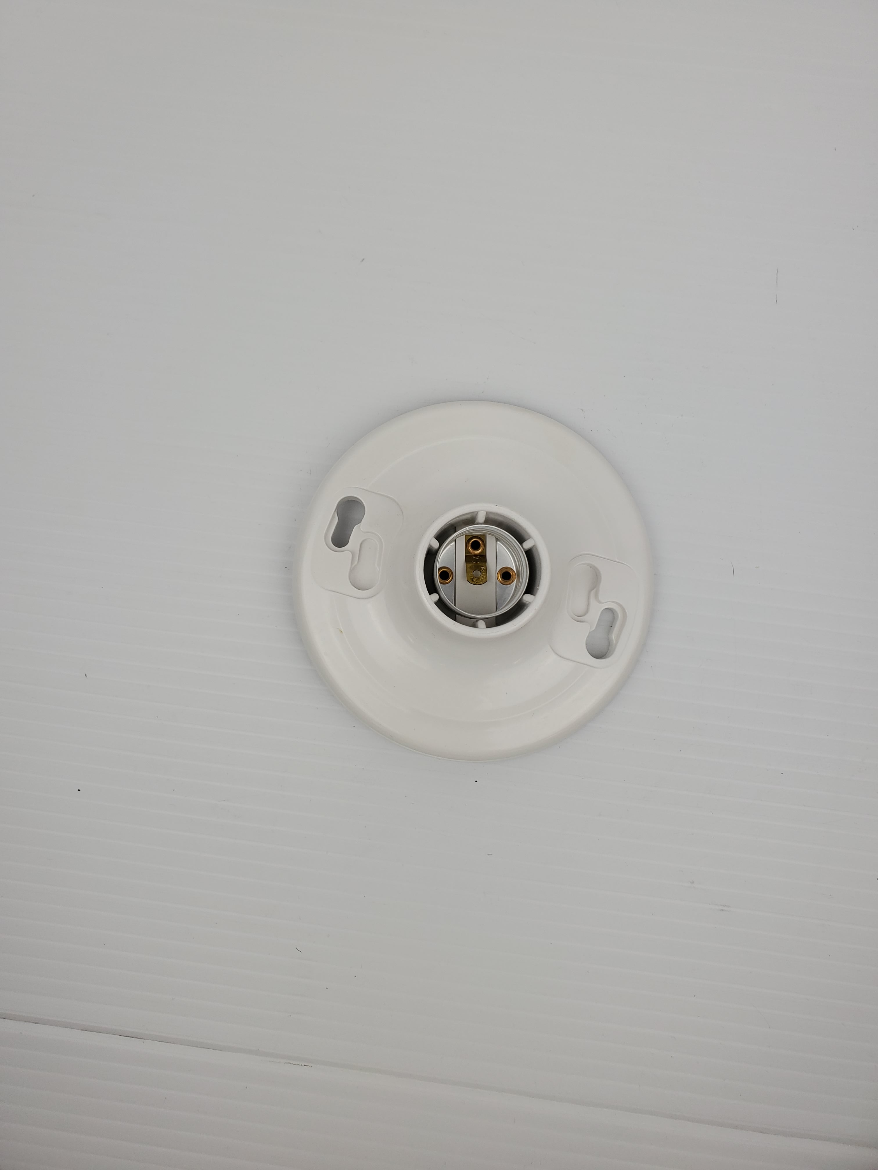 Leviton 8829-CW4 Plastic Lampholder Keyless