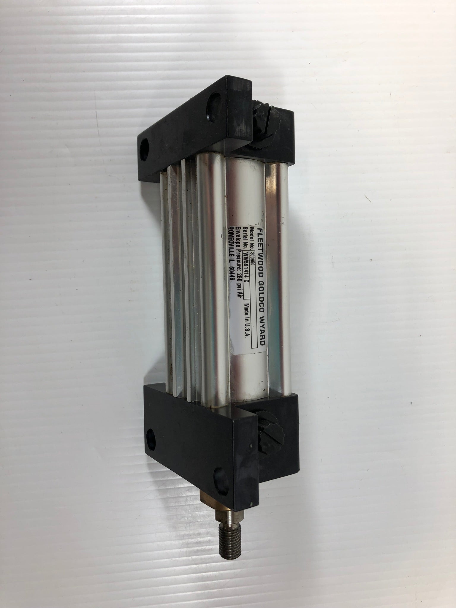 Fleetwood Goldco Wyard 300950 Pneumatic Cylinder 250 PSI