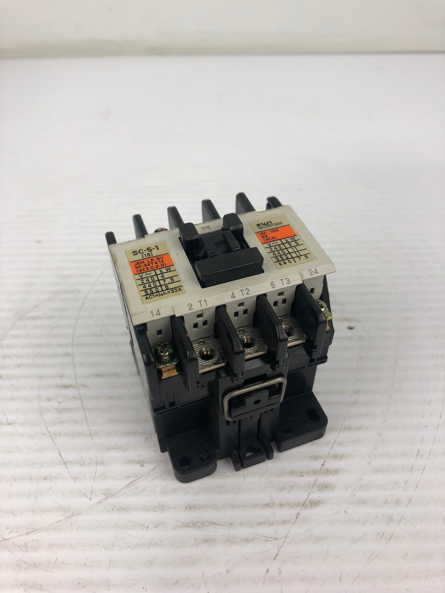 Fuji Electric SC-5-1 (19) Contactor Relay