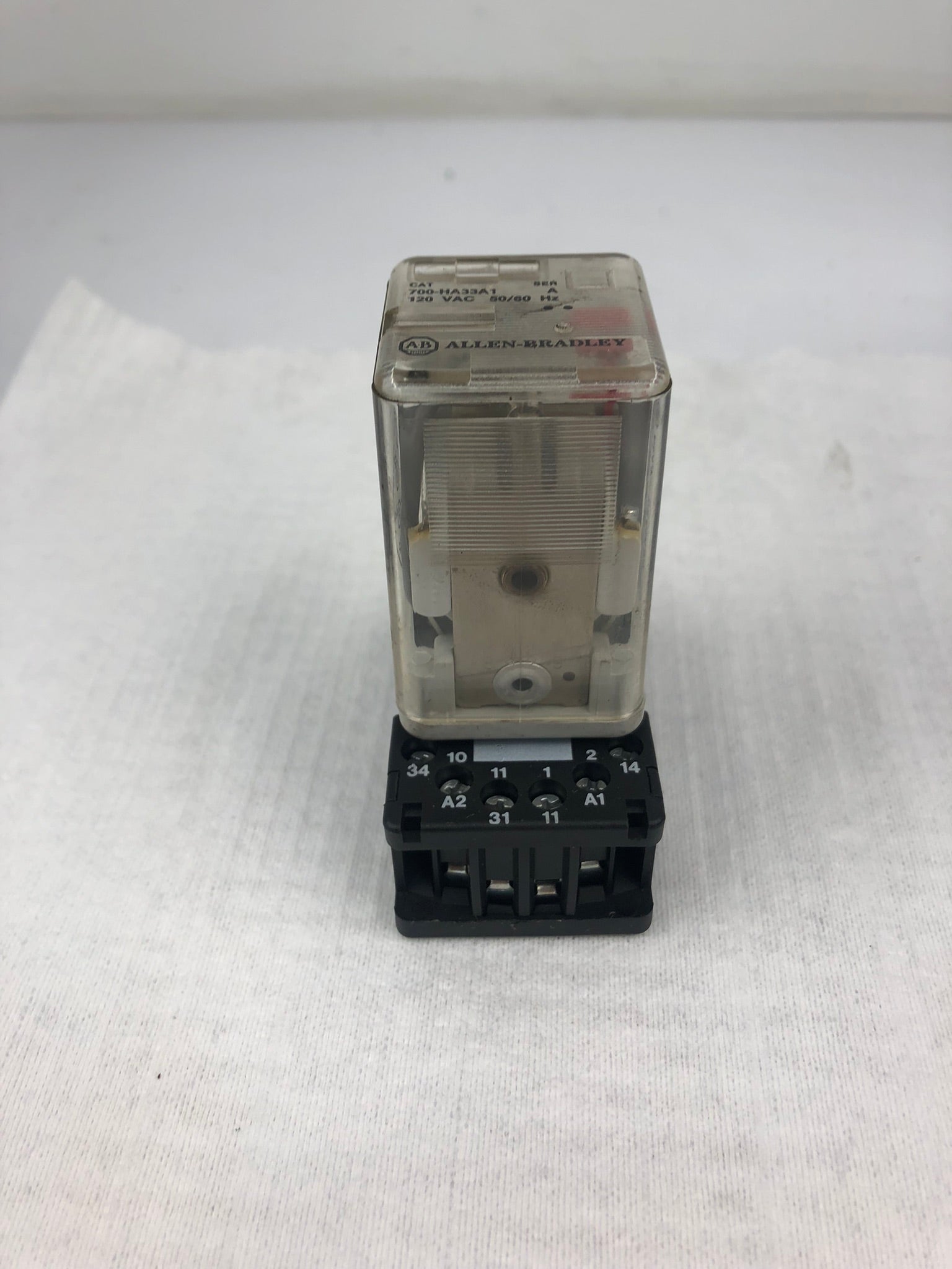 Allen Bradley 700-HA33A1 Relay Series A with 700-HN 101 Base Series B