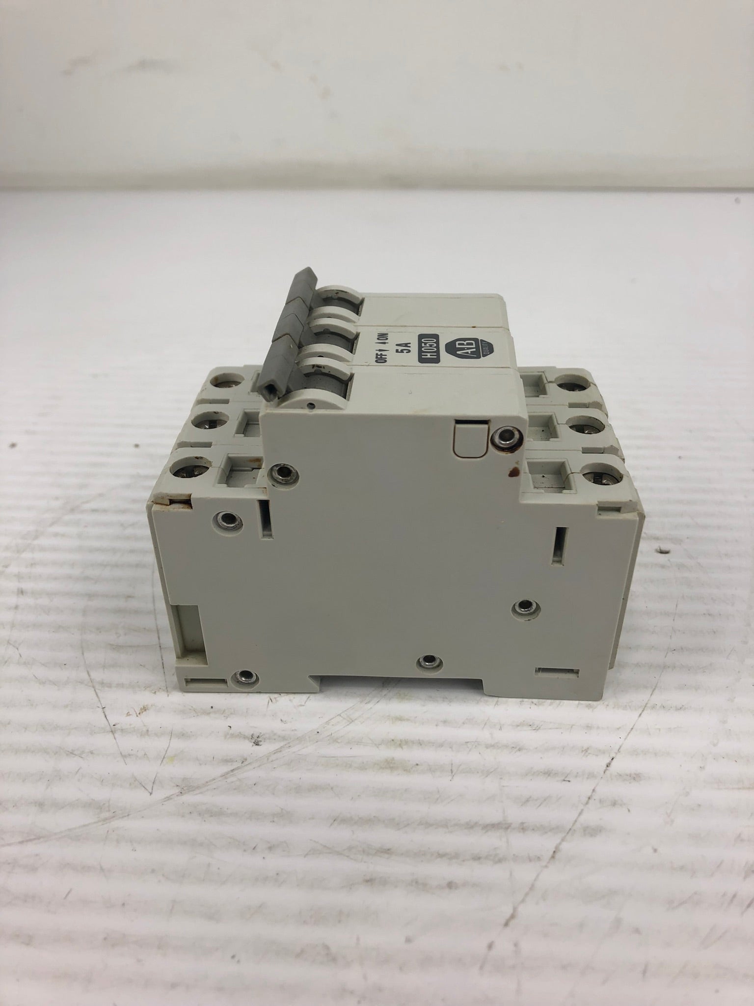 Allen-Bradley 1492-CB3 Circuit Breaker H050 Series B