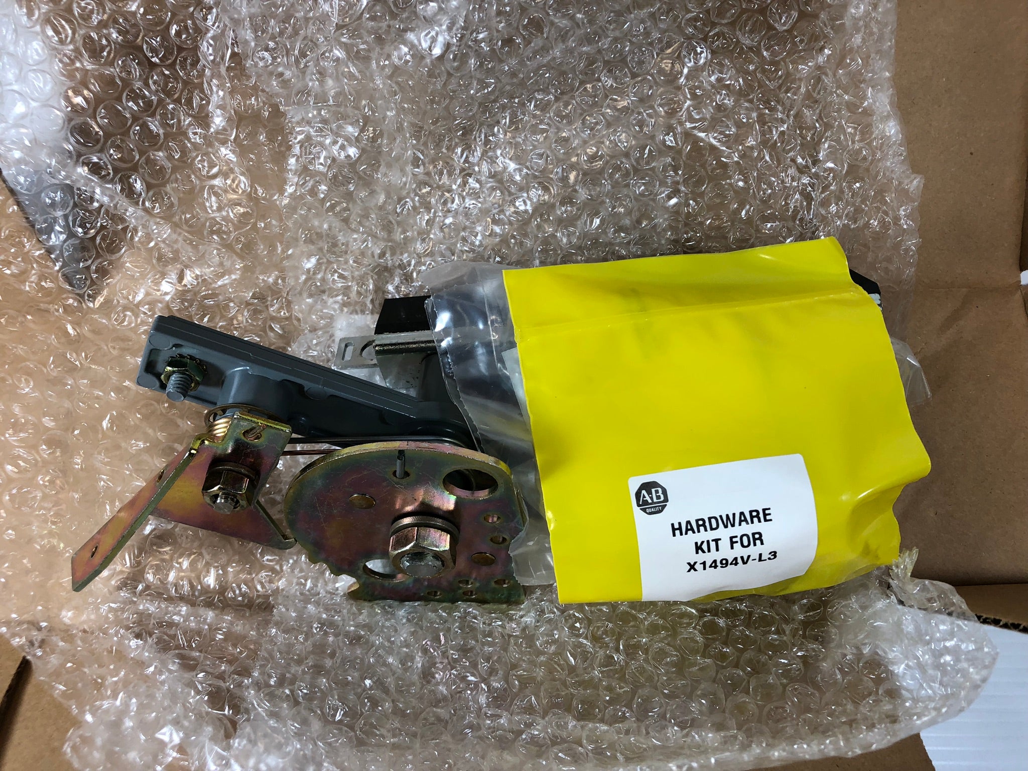 Allen-Bradley 1494V-L3 Door Hardware Kit Right Hand Top, Bottom Side Latching