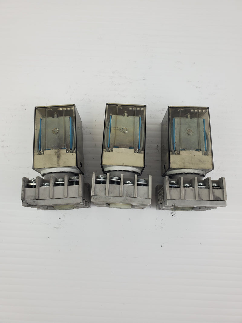 Allen-Bradley 700-HA32Z24 Series D 24VDC Relay With Socket (Lot of 3)