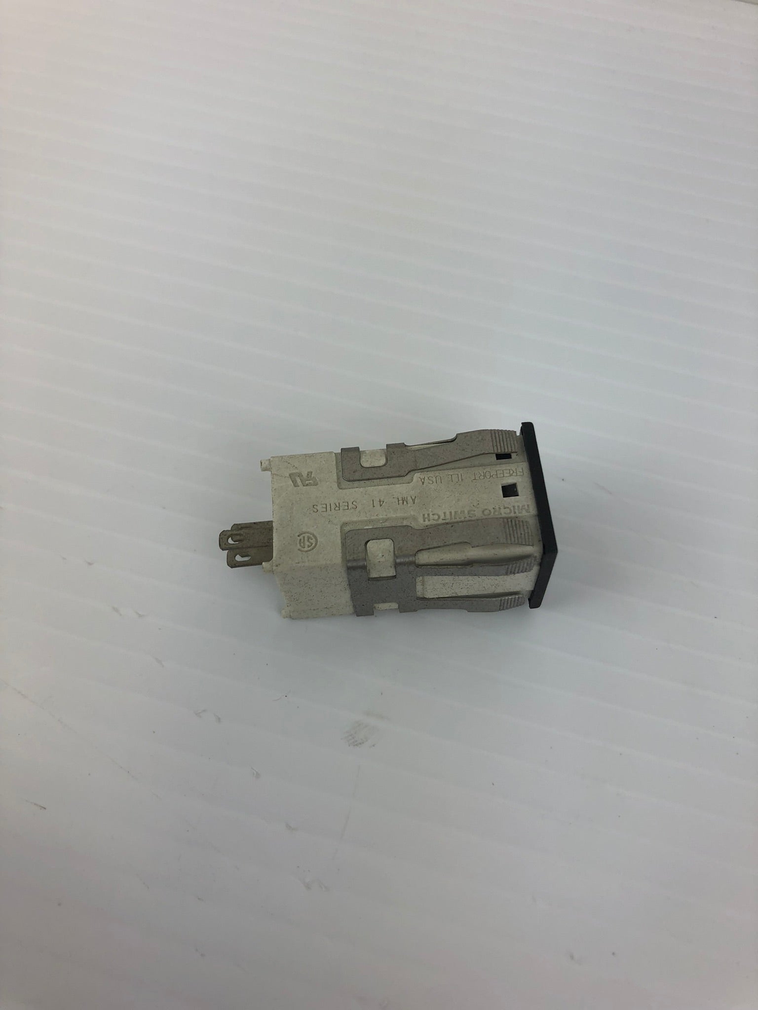 Micro Switch 9411 AML 41 Series Lamp 28V (Lot of 8)