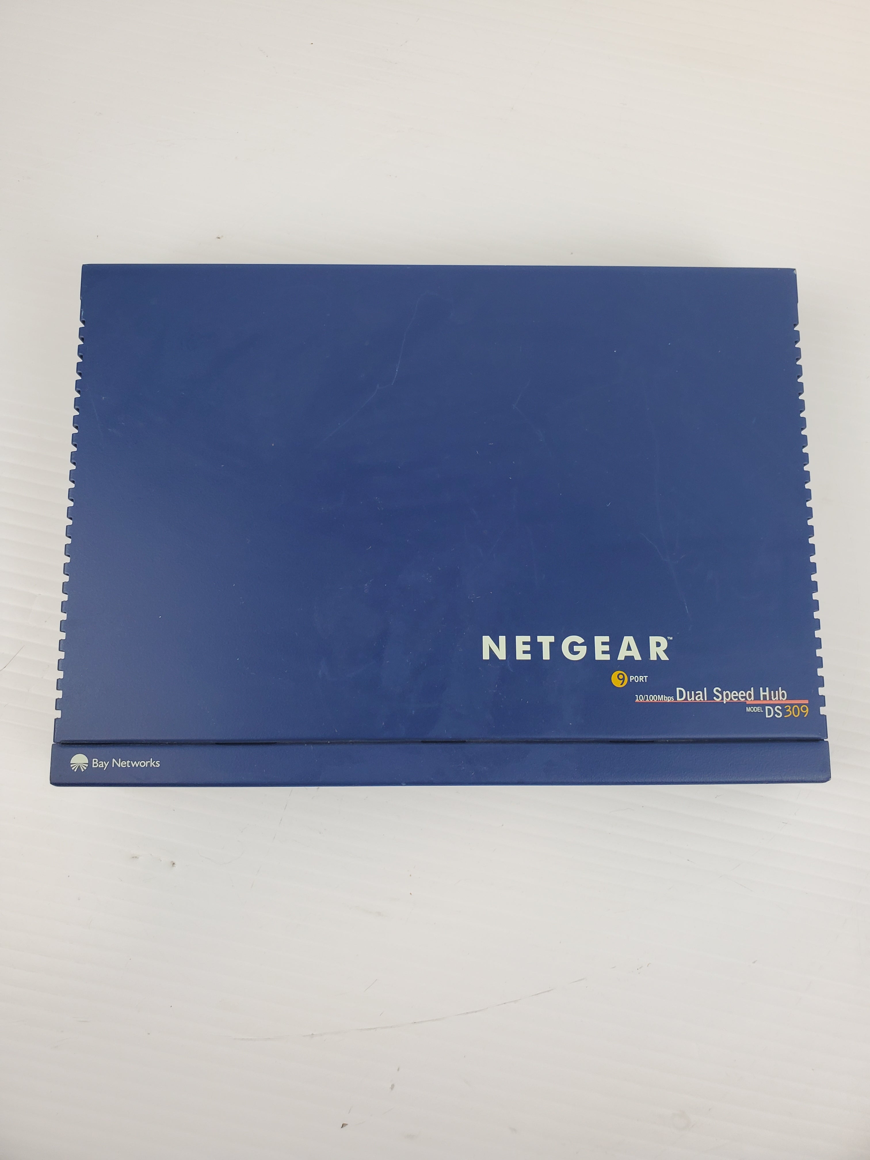 NETGEAR DS309 Ethernet Hub 8 Inputs - Input 100-240VAC - 50-60Hz - 0.35A Max