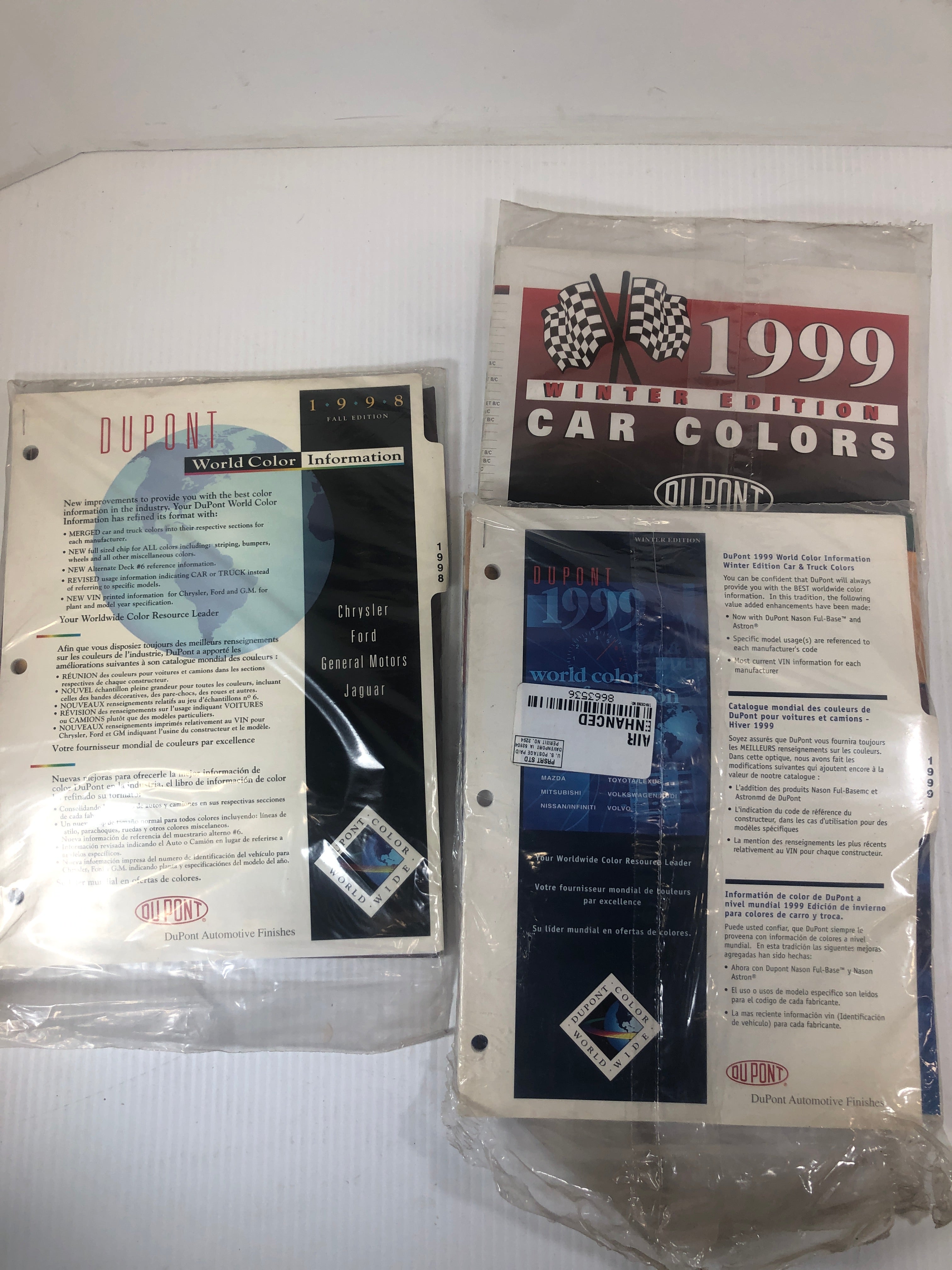 DuPont World Color Information Booklets 1998 1999 Winter Edition - Lot of 3