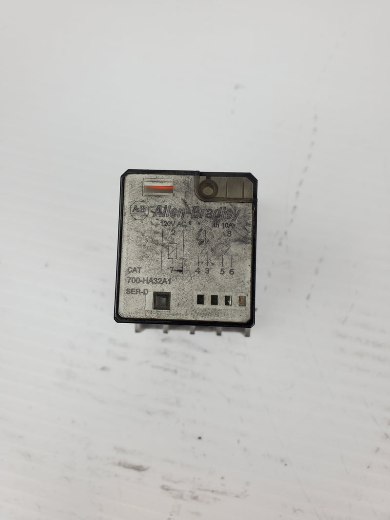 Allen-Bradley 700-HA32A1 Series D 120V Relay with 700-HN125 Series A Socket