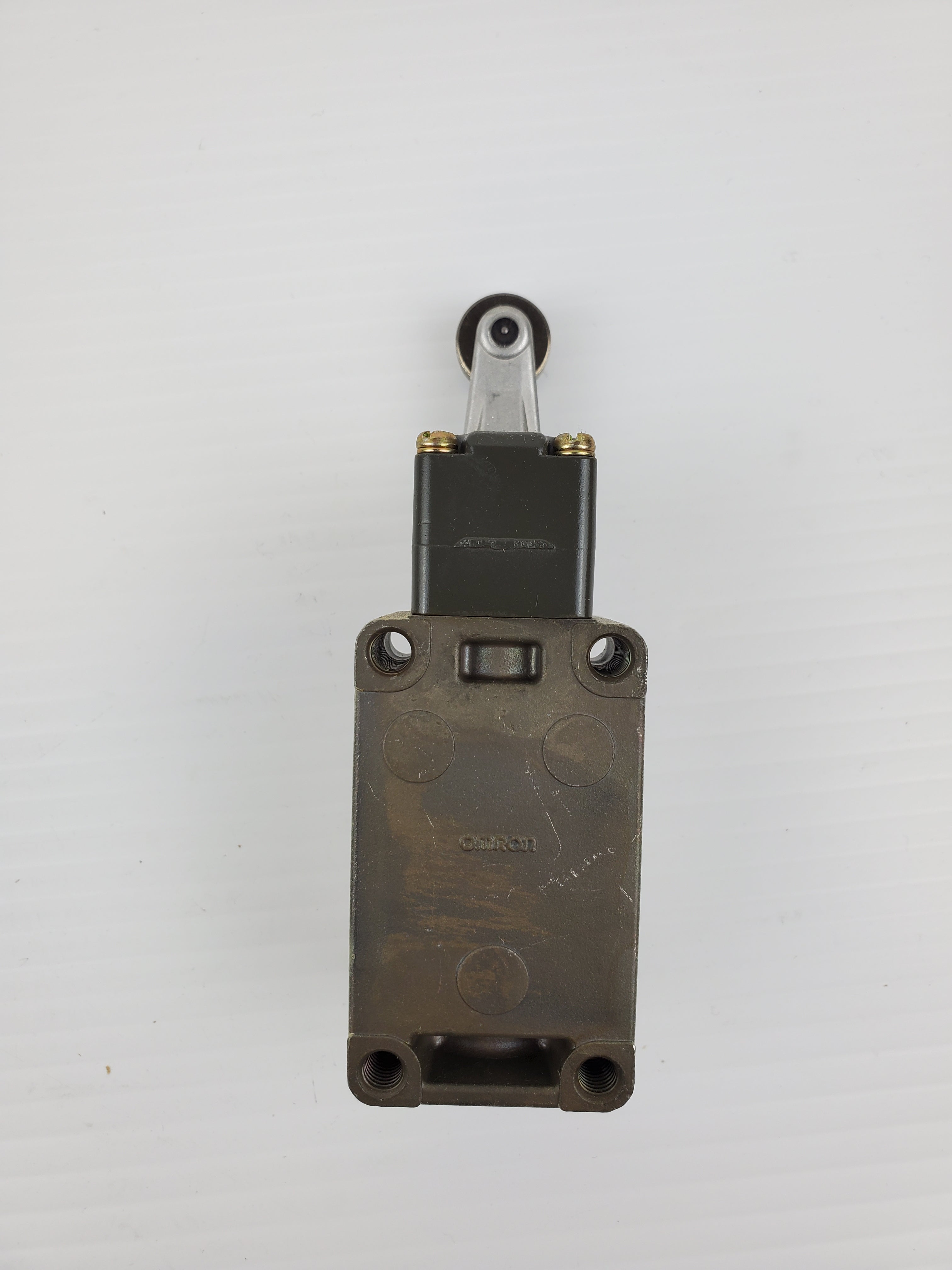 Omron WLCA2 Limit Switch Side Rotary w/Roller Lever